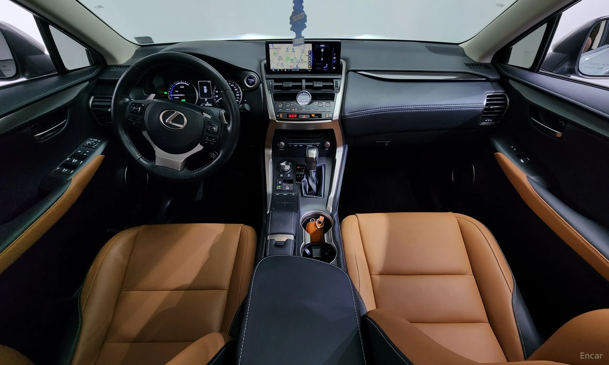 Lexus NX300h превью 7