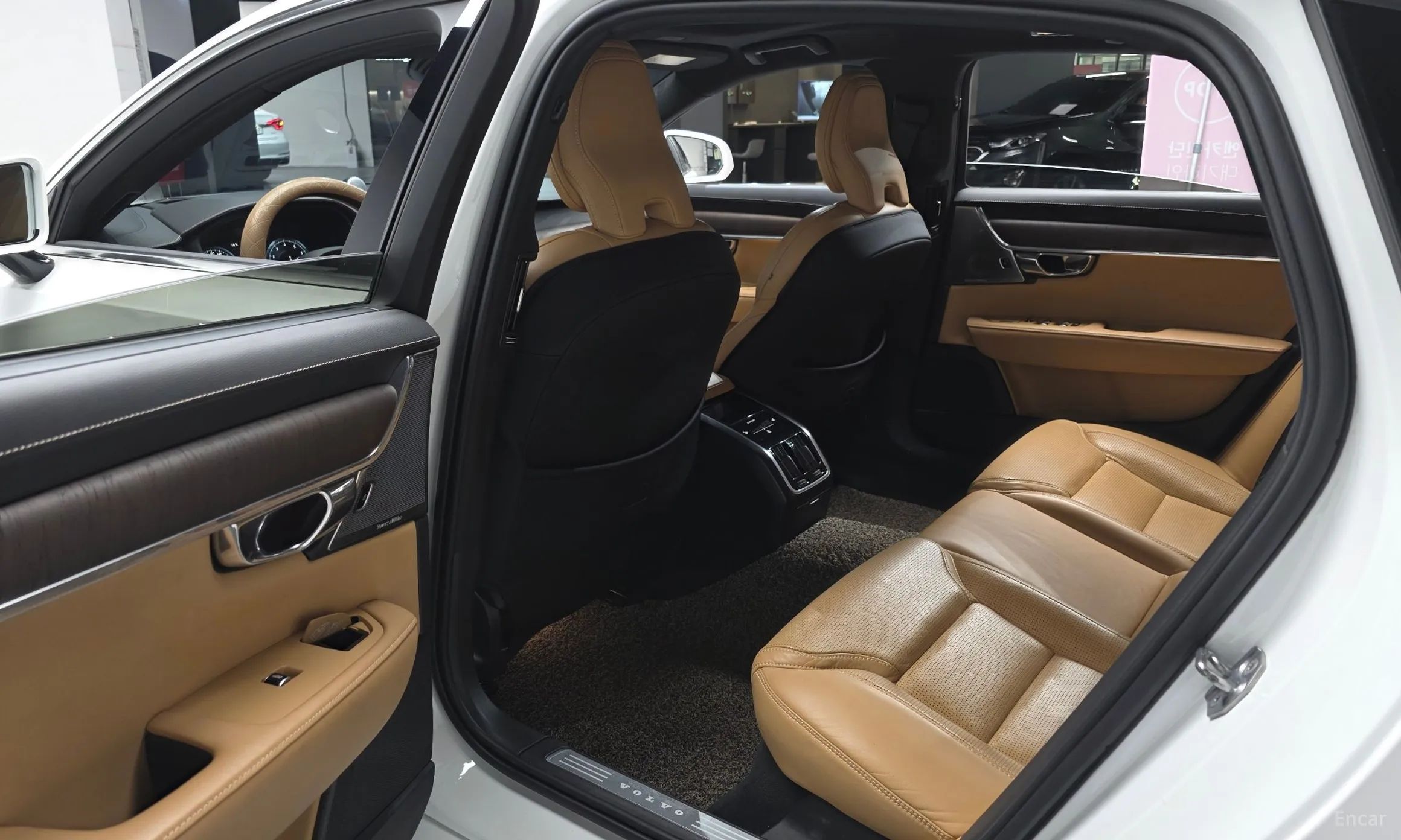 Volvo S90 превью 11