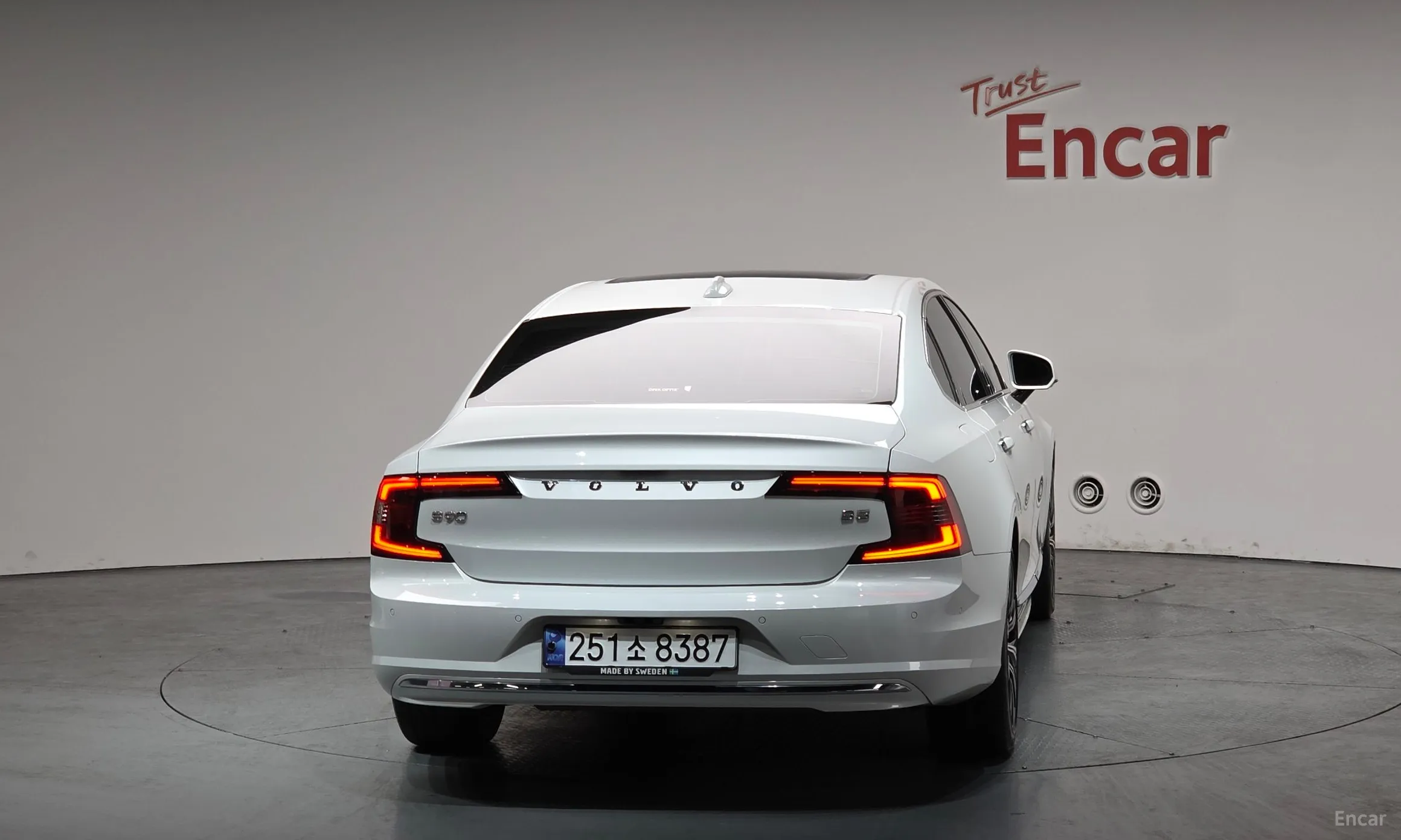 Volvo S90 превью 4