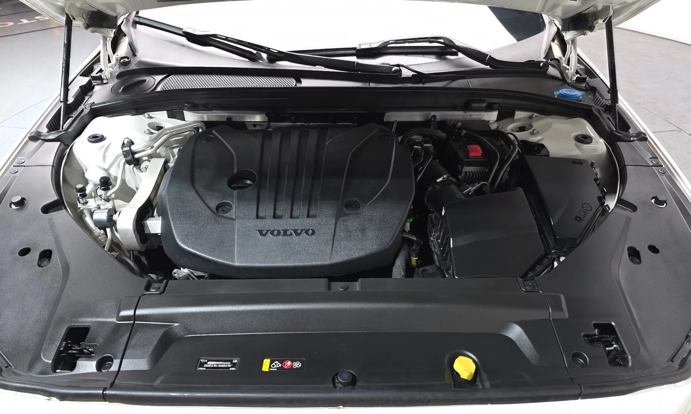 Volvo S90 превью 6