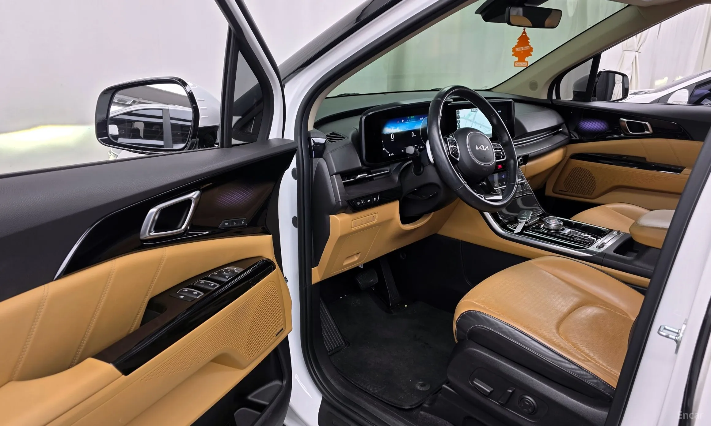 Kia Carnival Gen 4 превью 10