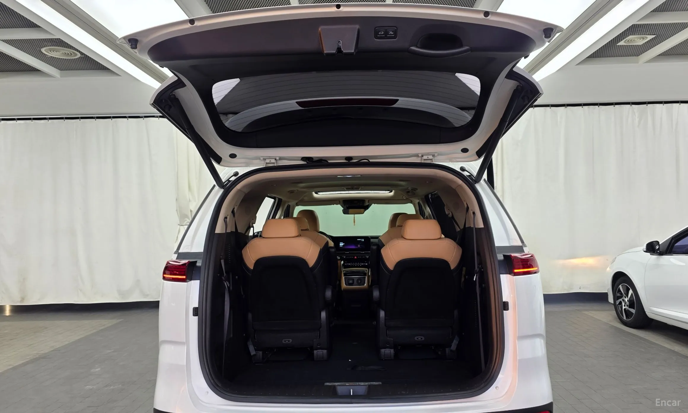 Kia Carnival Gen 4 превью 20