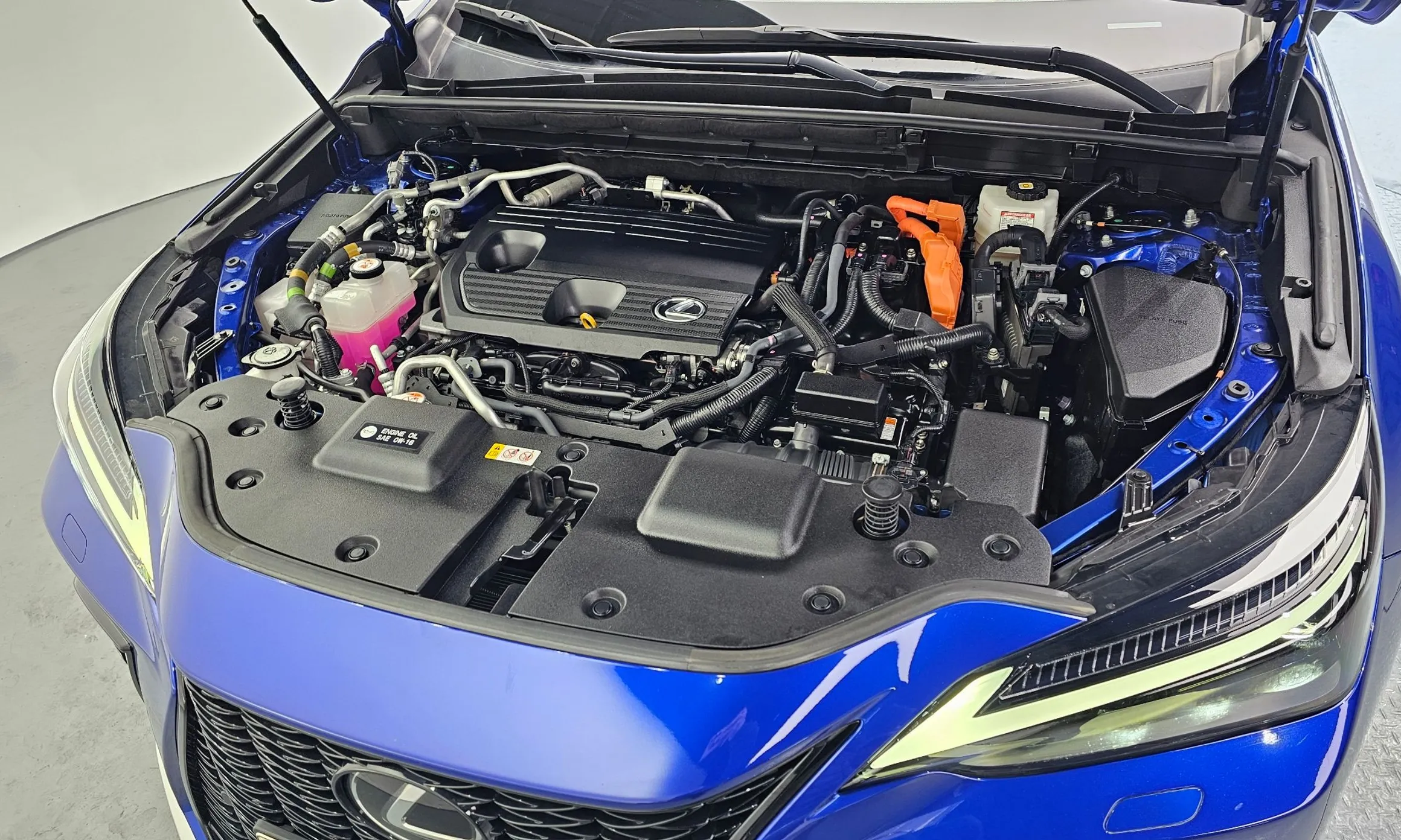 Lexus NX450h + 2nd Gen превью 6