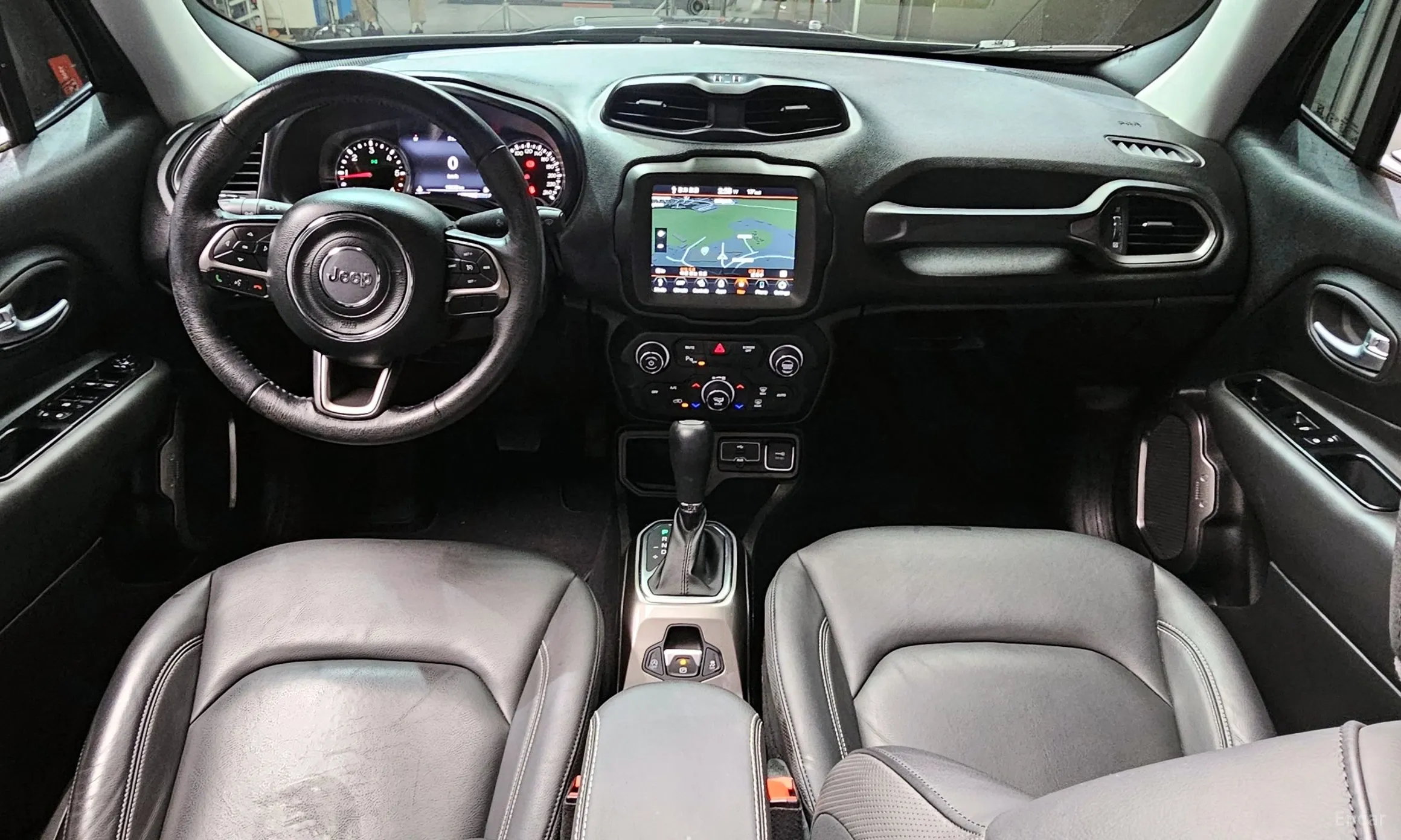 Jeep Renegade превью 7