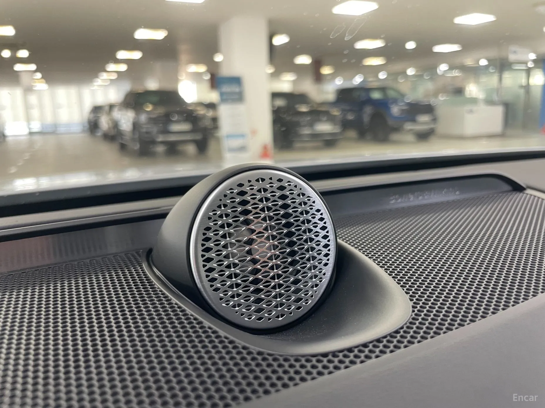 Volvo S90 превью 19