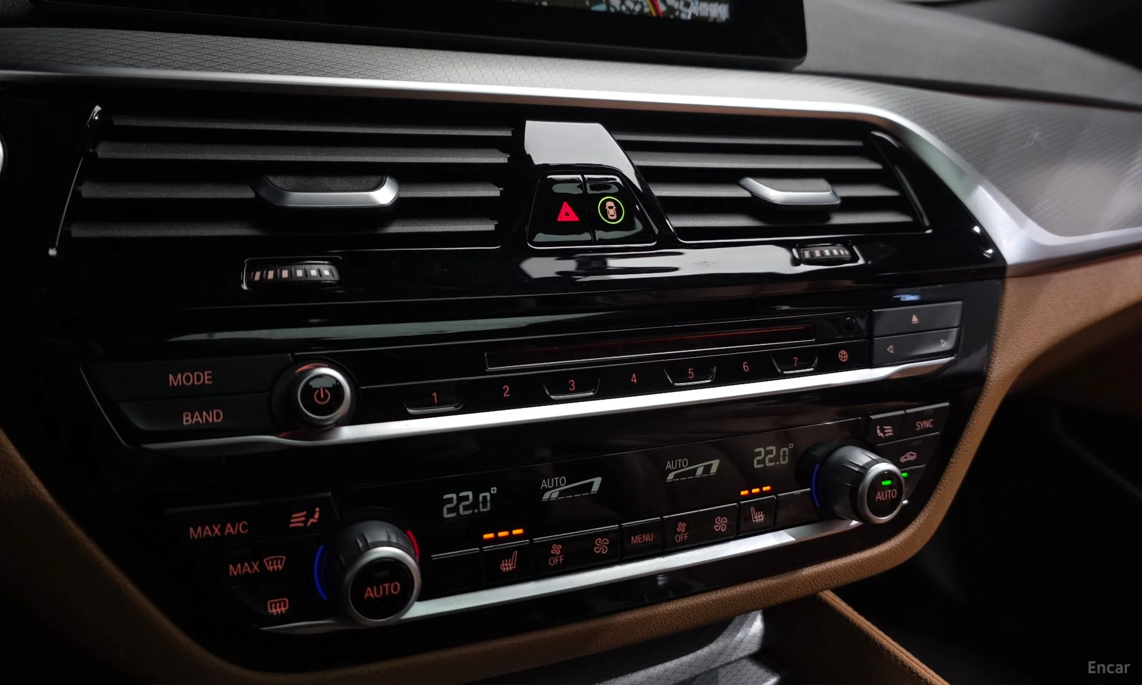 BMW 5 Series (G30) превью 17