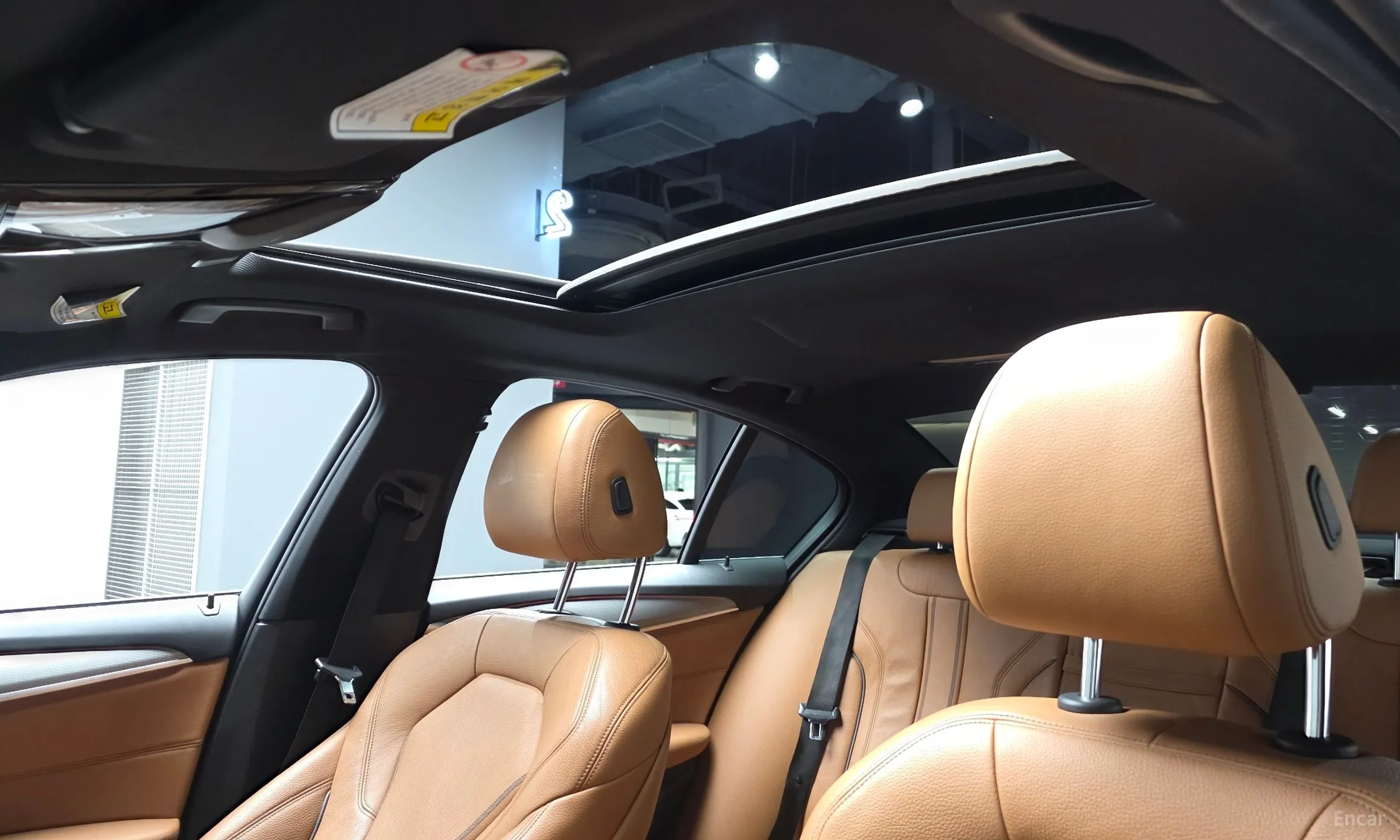 BMW 5 Series (G30) превью 18