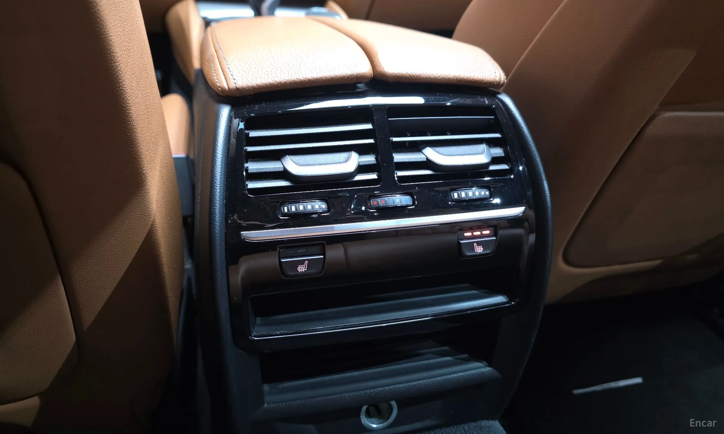 BMW 5 Series (G30) превью 19