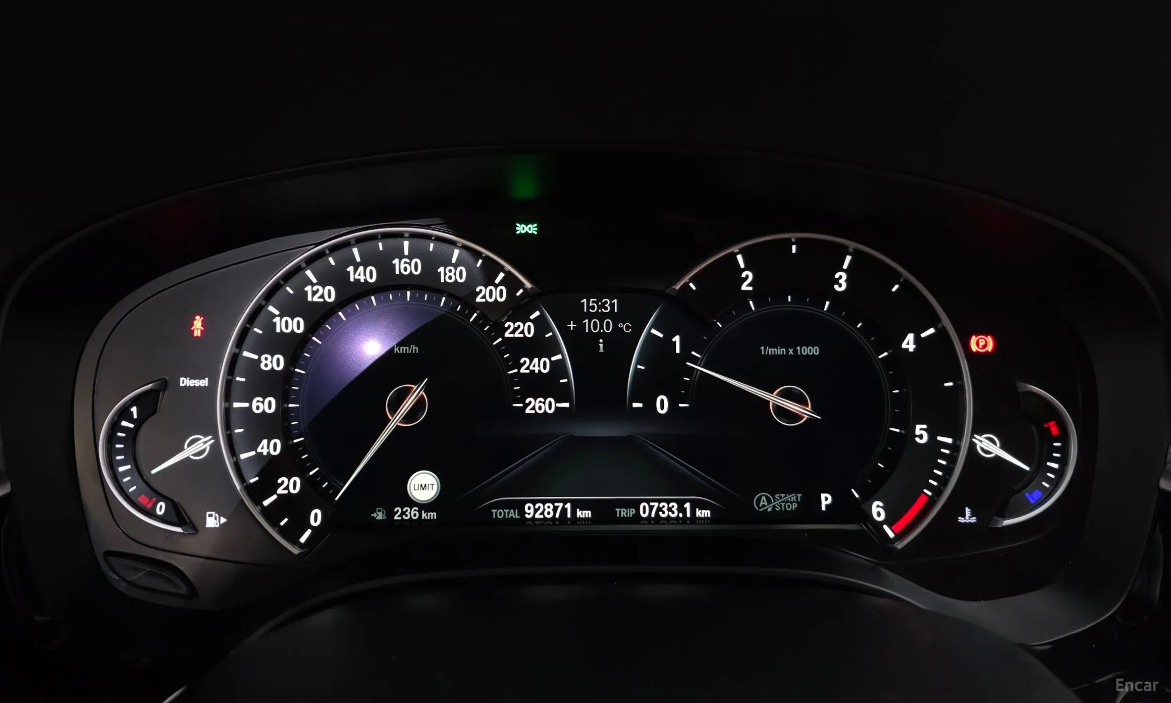 BMW 5 Series (G30) превью 8