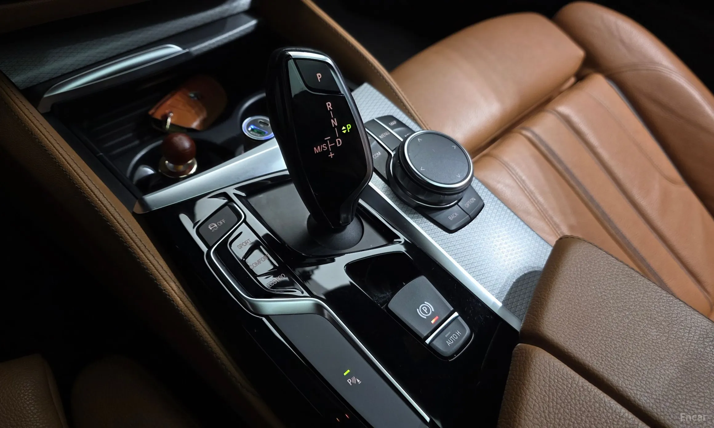 BMW 5 Series (G30) превью 9