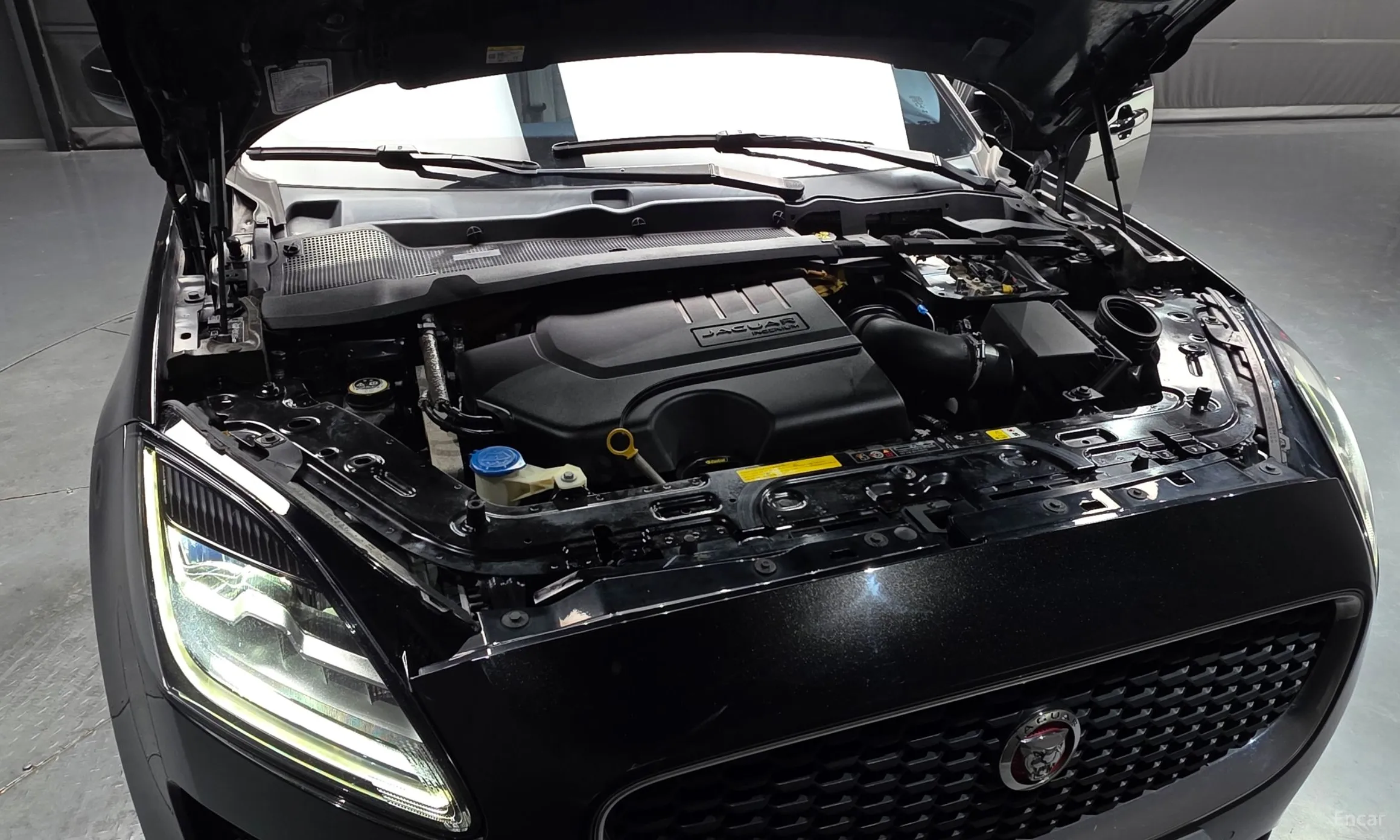 Jaguar E-PACE превью 6