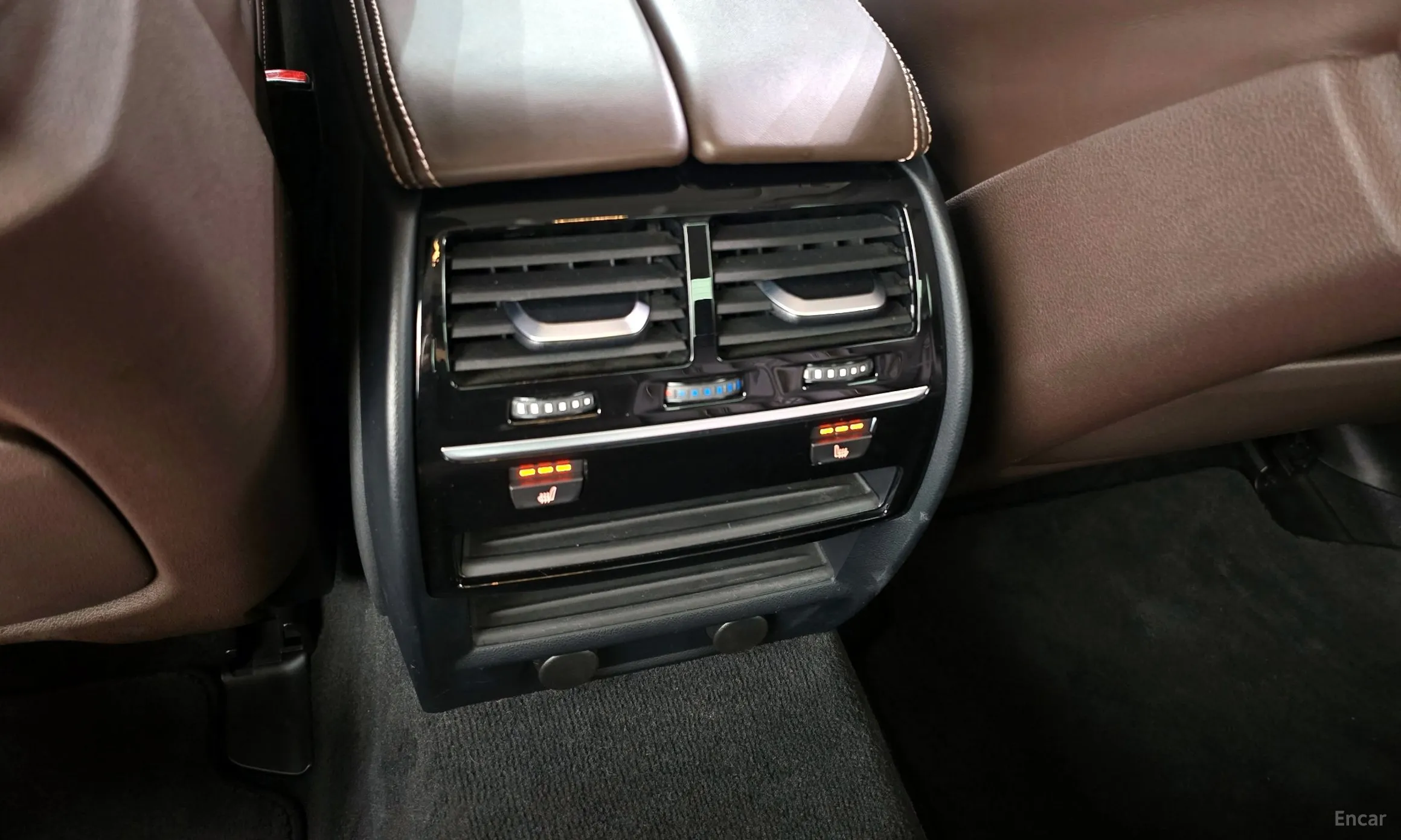 BMW 5 Series (G30) превью 19