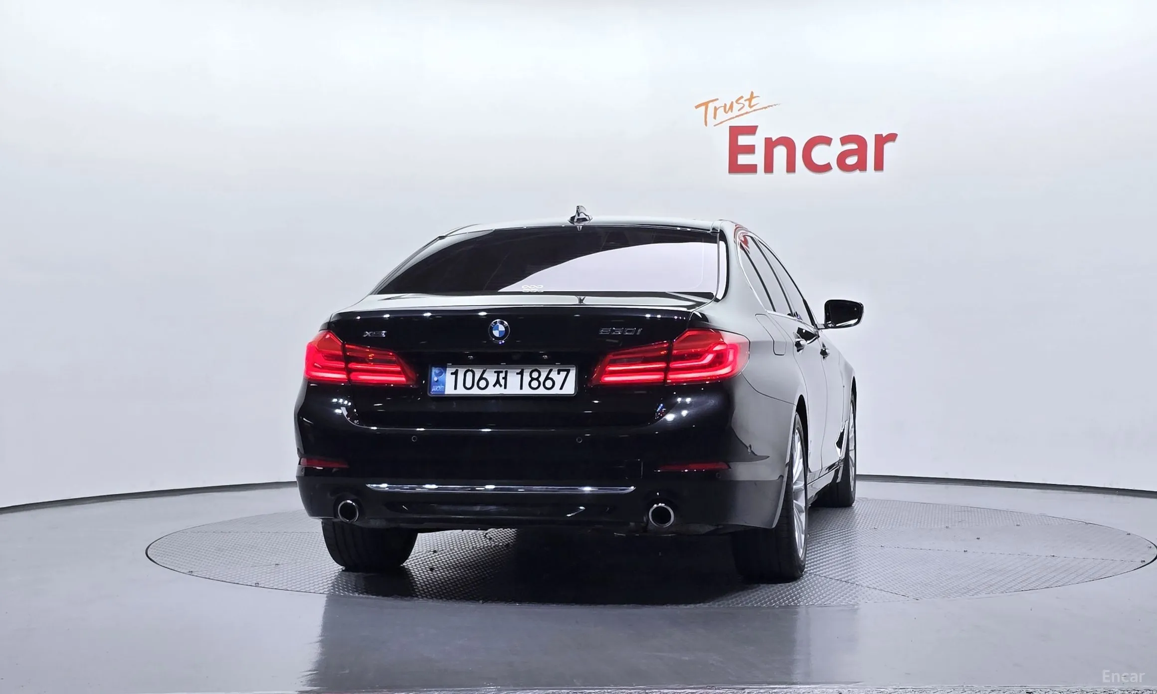 BMW 5 Series (G30) превью 4