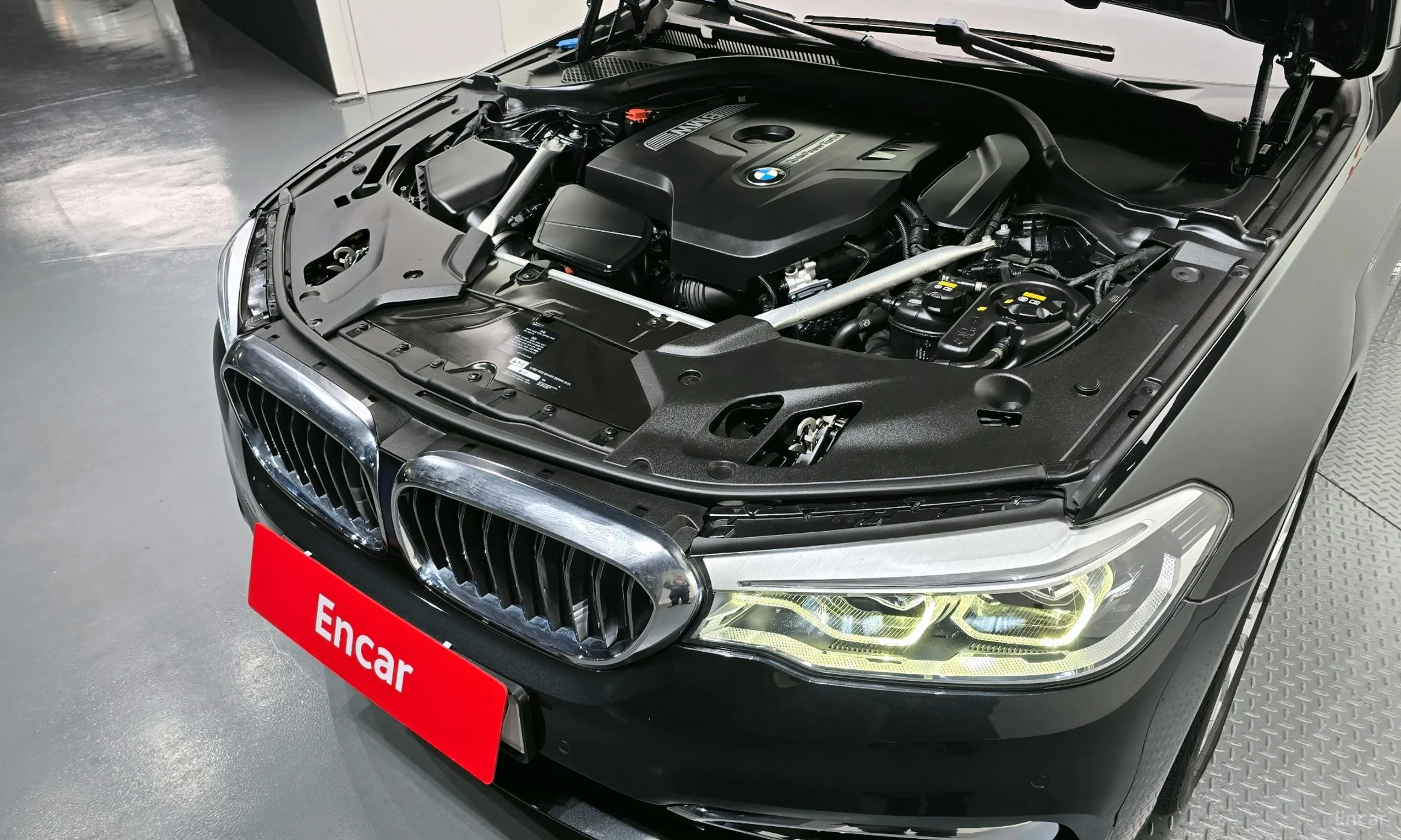 BMW 5 Series (G30) превью 6