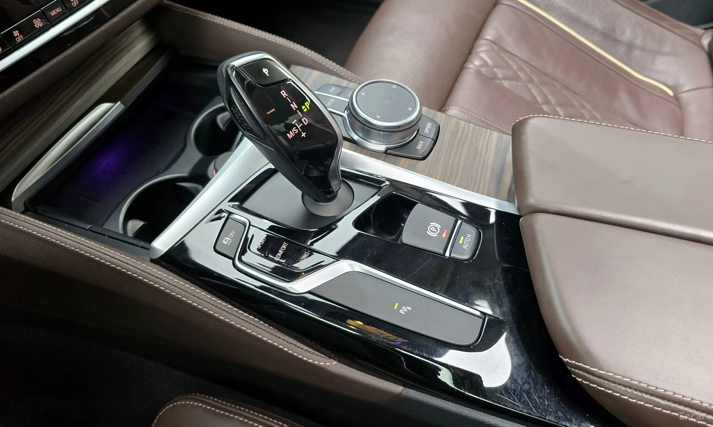 BMW 5 Series (G30) превью 9
