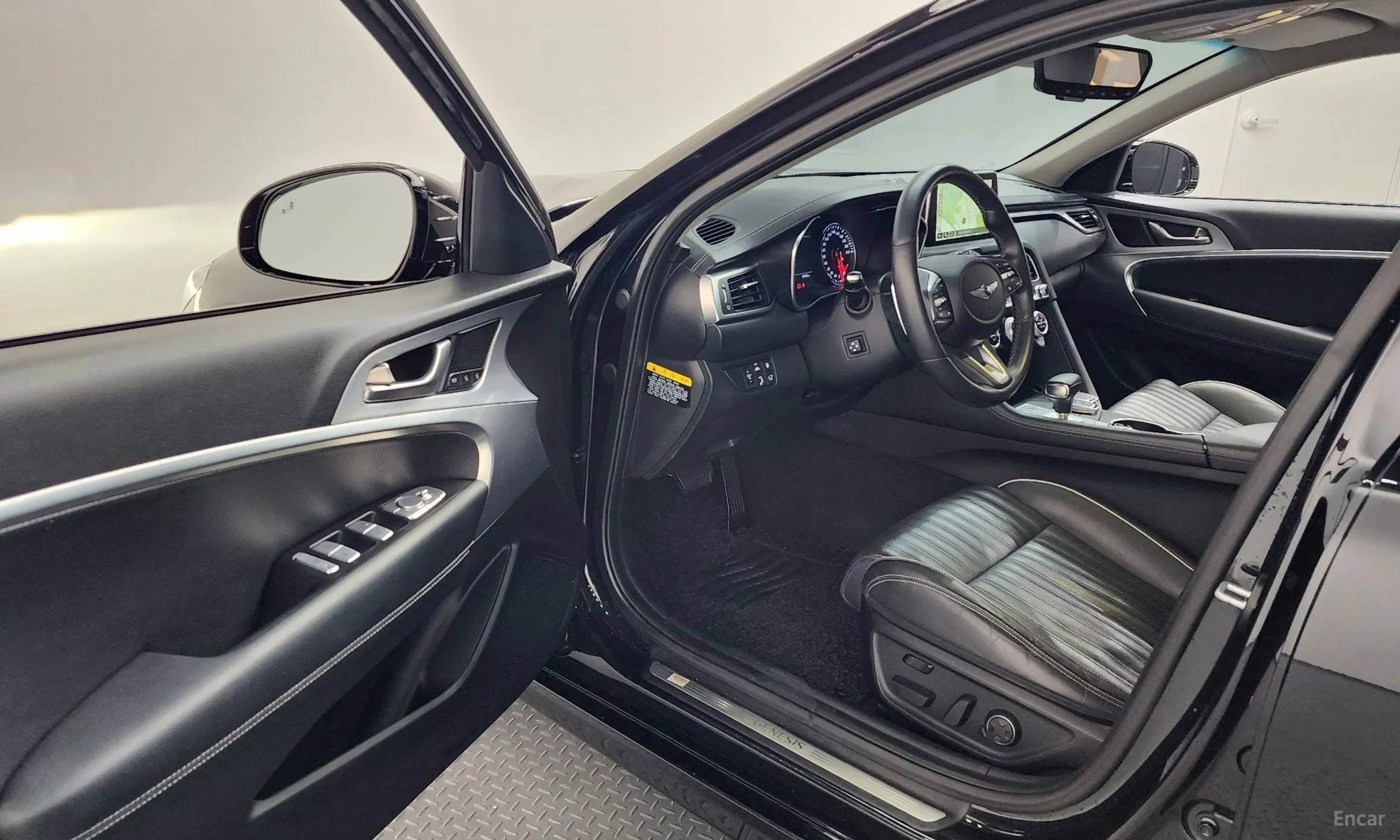 Genesis G70 превью 10