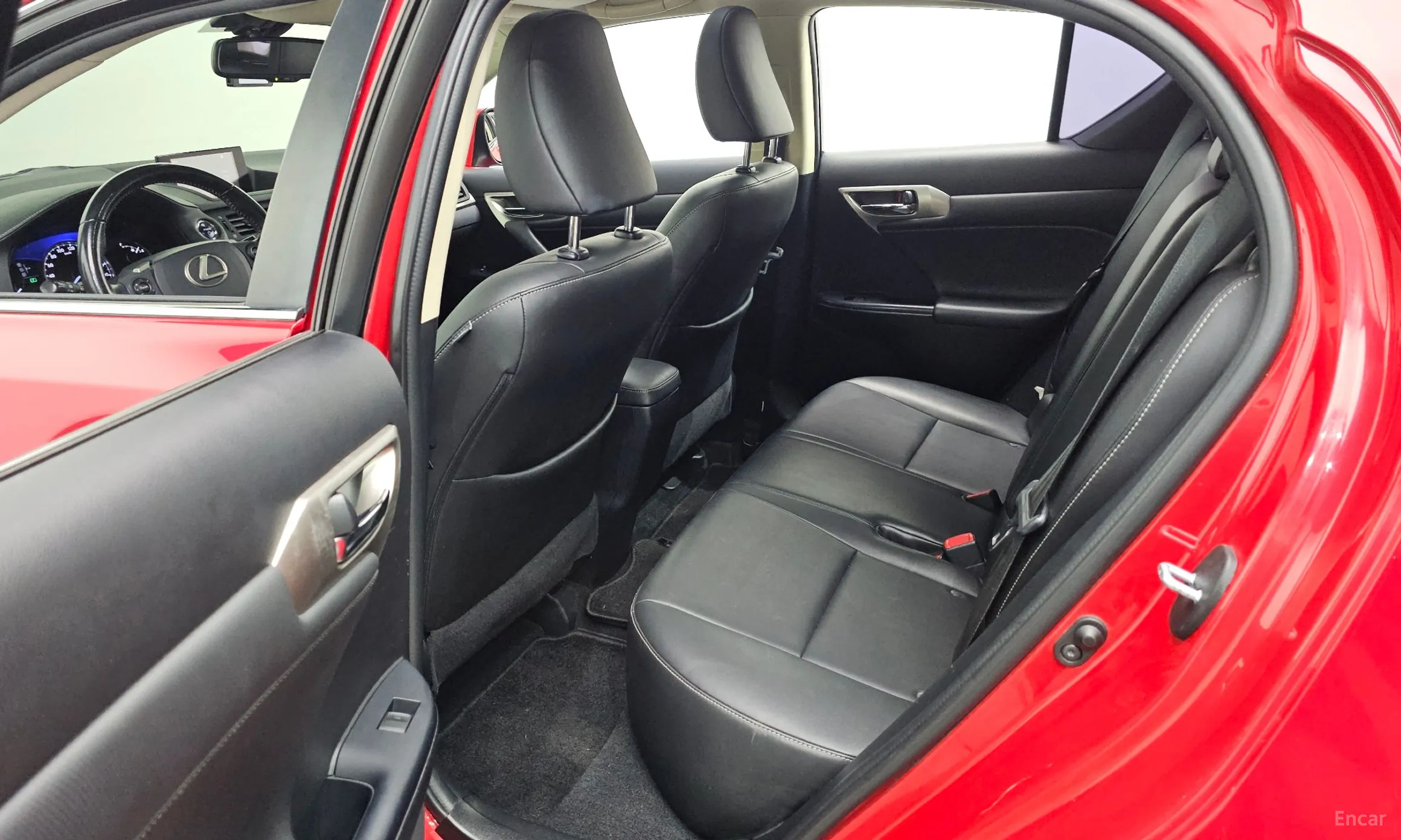 Lexus CT200h превью 13