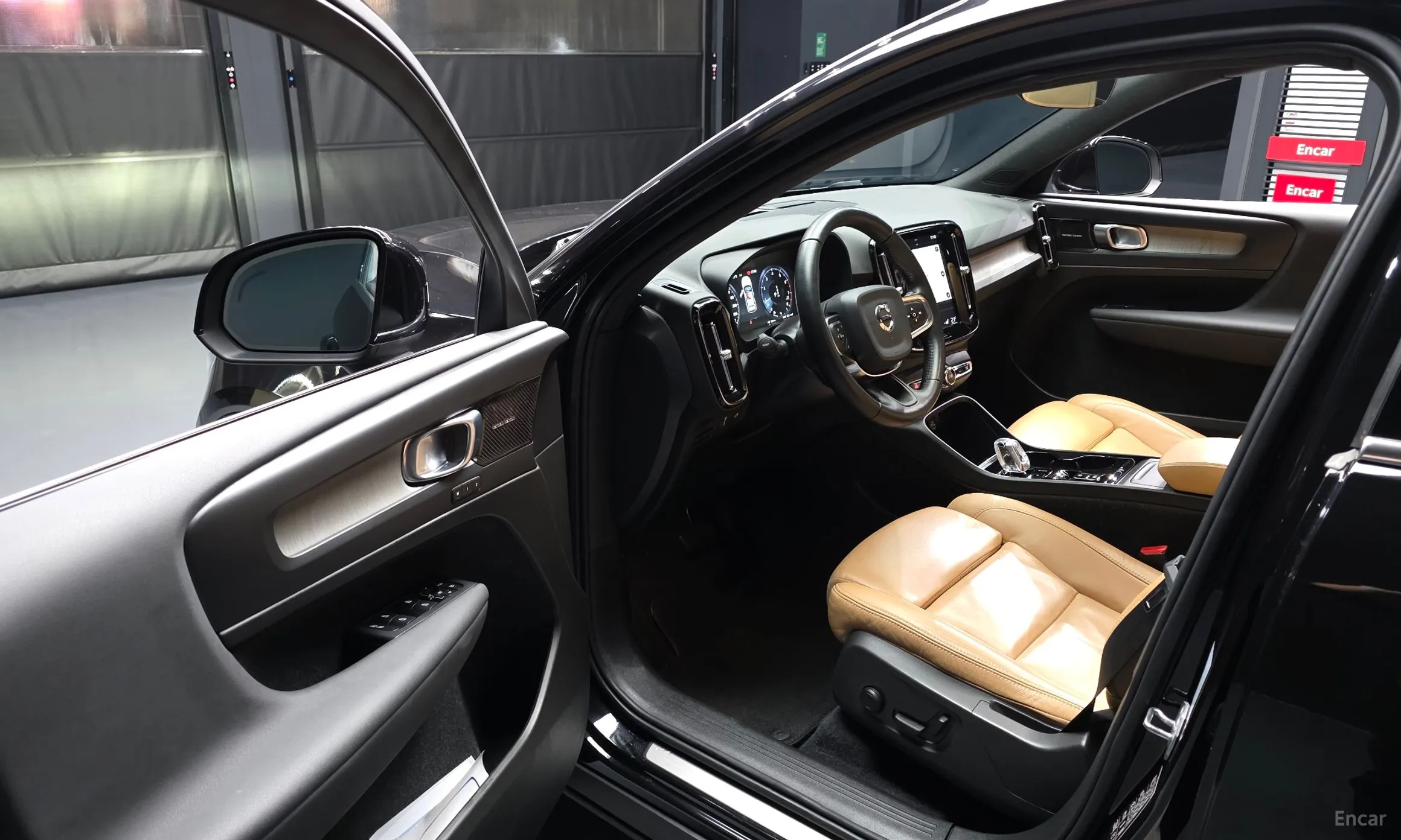 Volvo XC40 превью 10