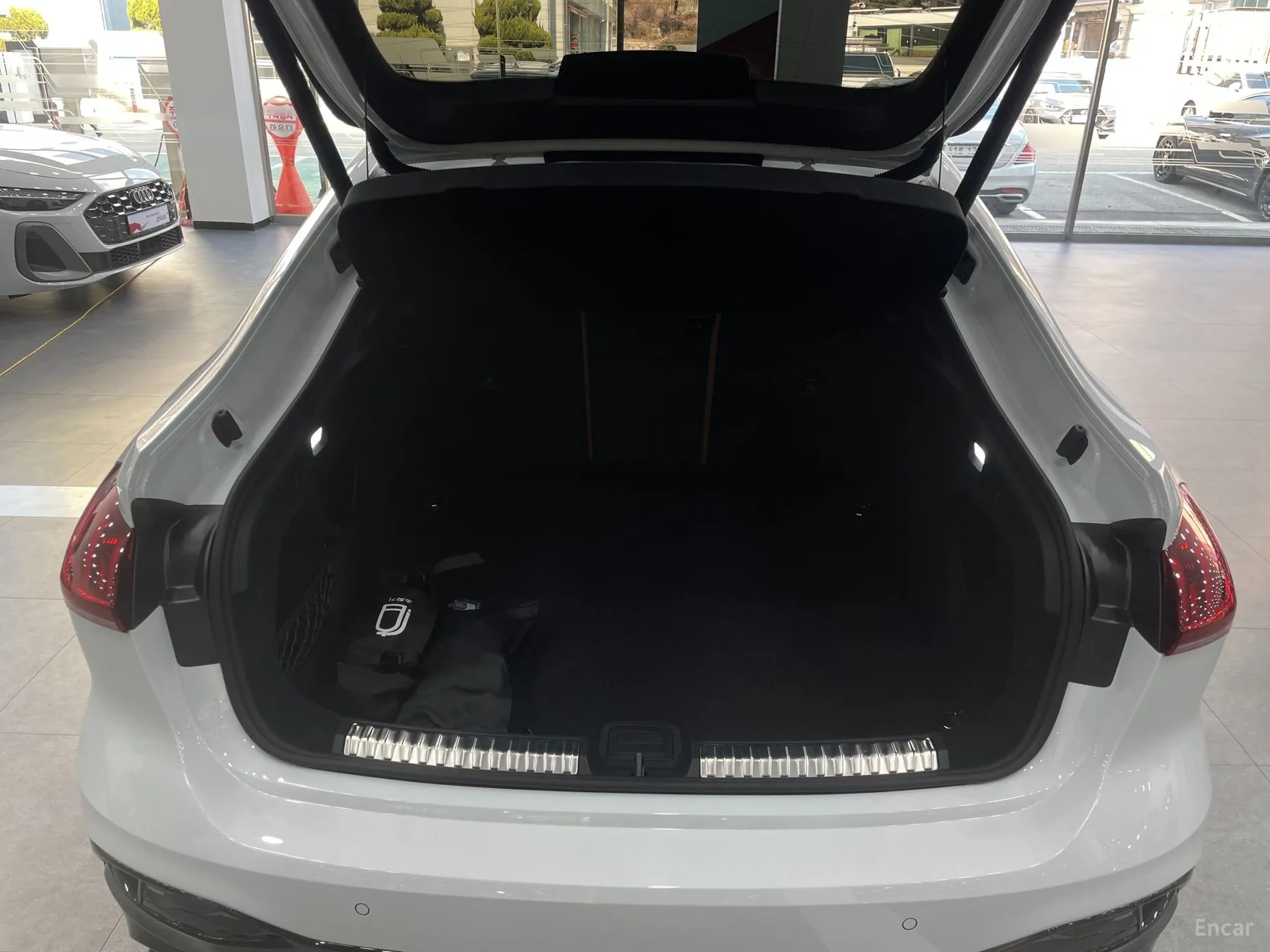 Audi A5 (B10) превью 12