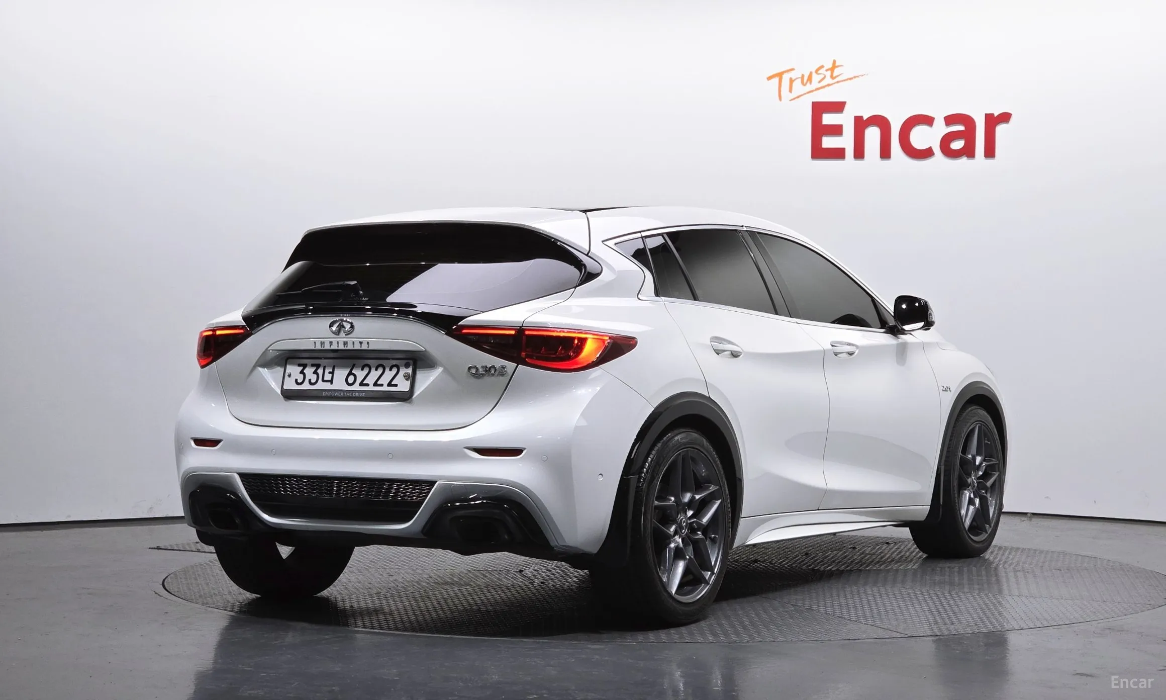 Infiniti Q30 превью 2