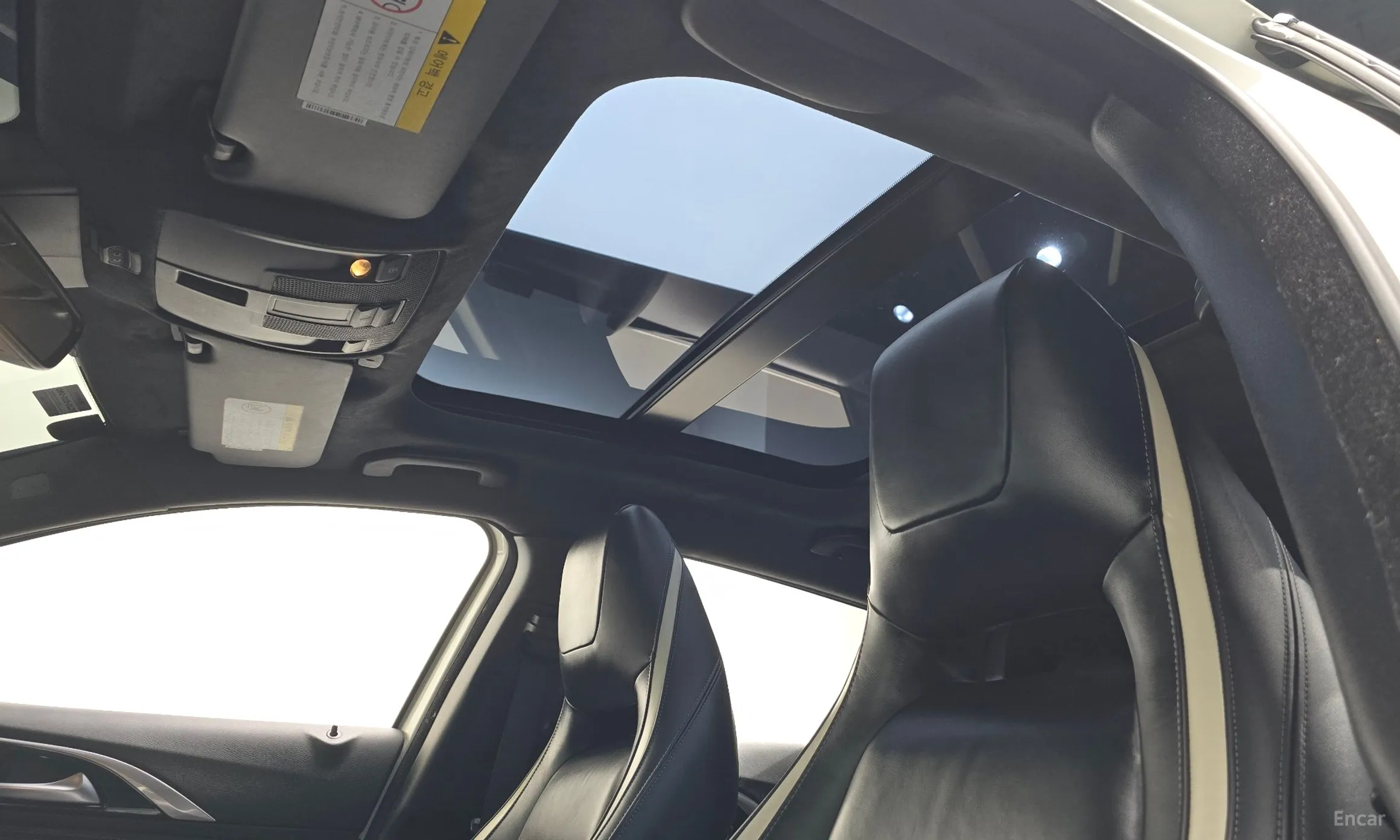 Infiniti Q30 превью 20