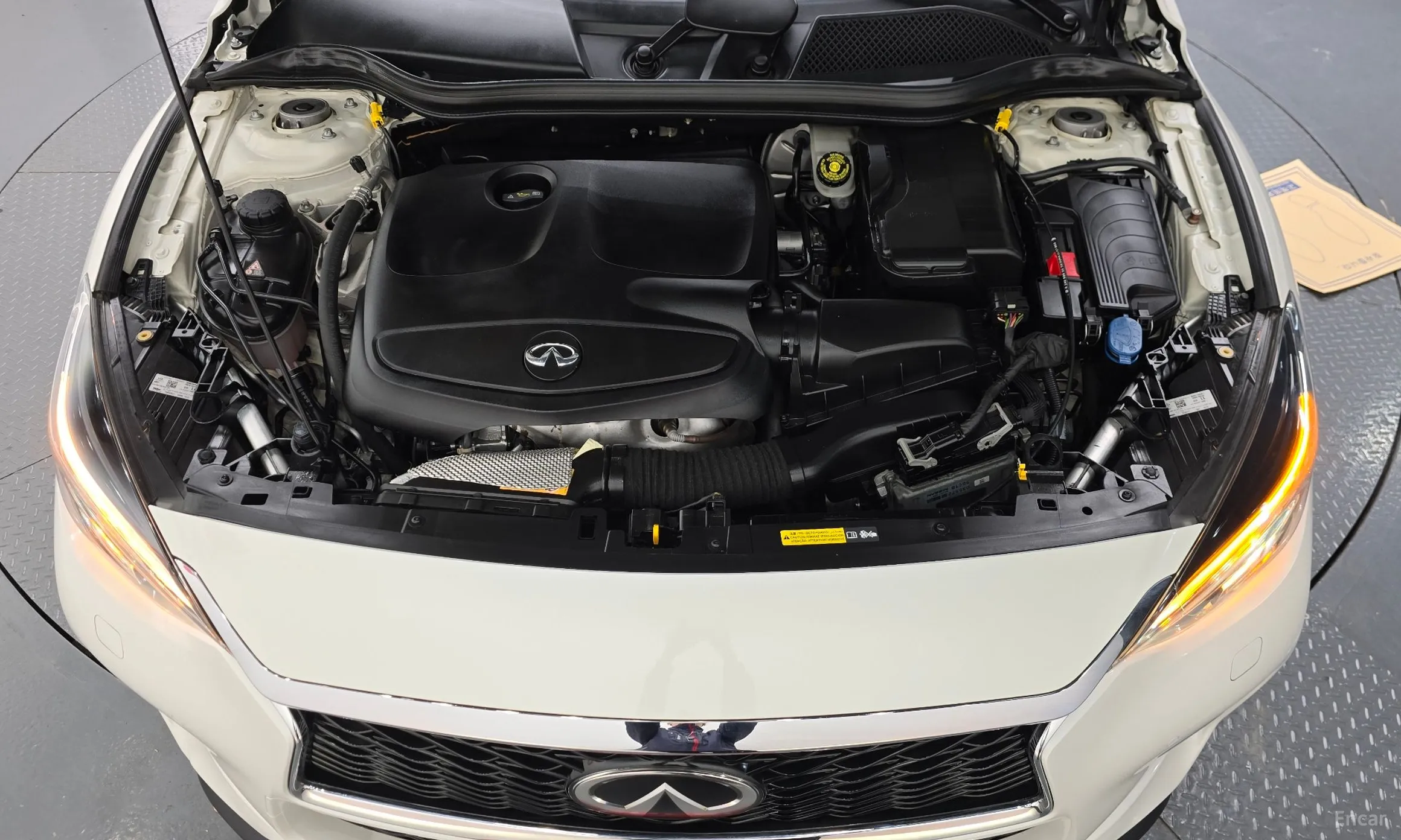Infiniti Q30 превью 6