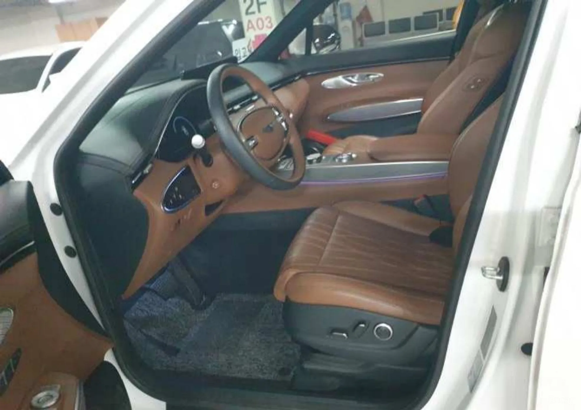 Genesis GV70 превью 4