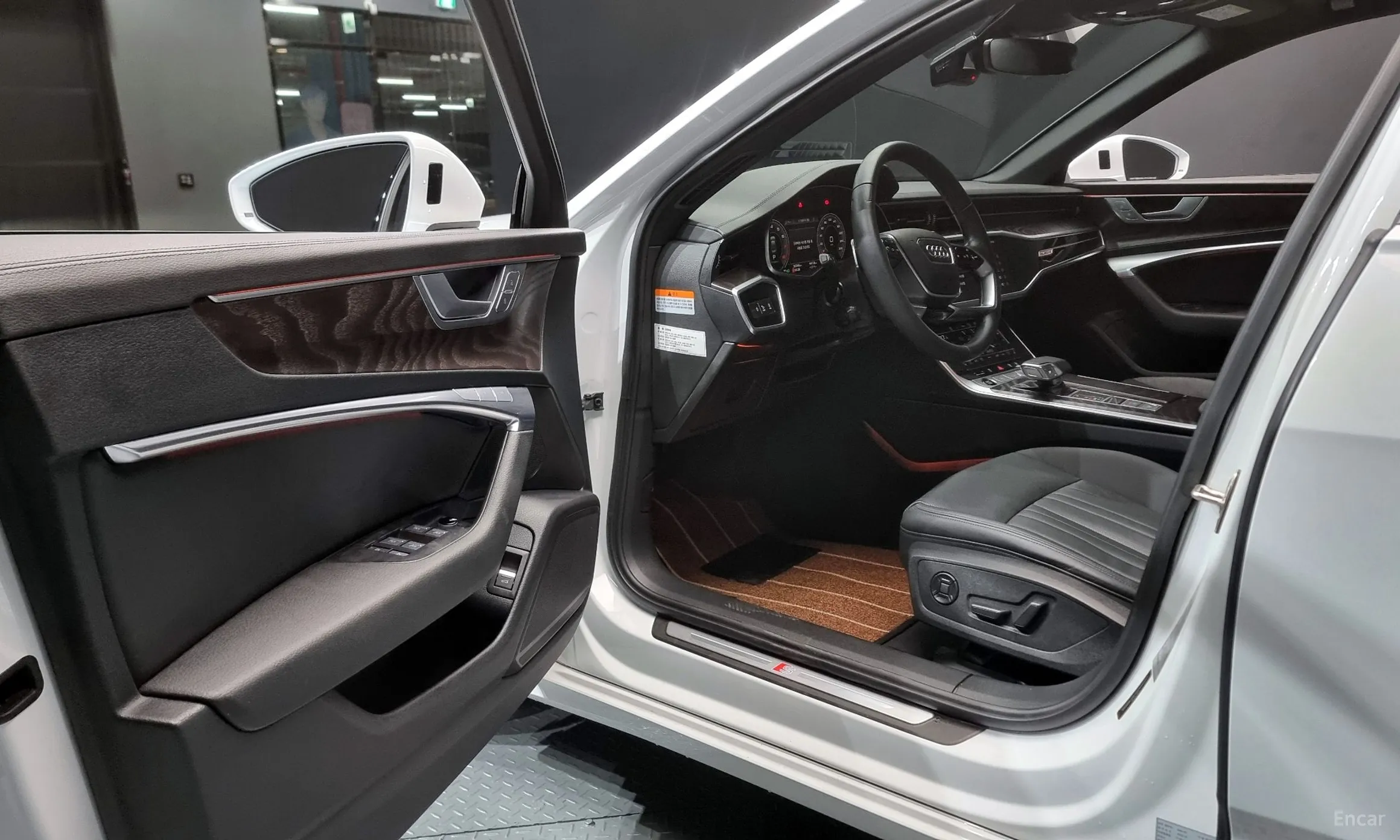 Audi A6 (C8) превью 11