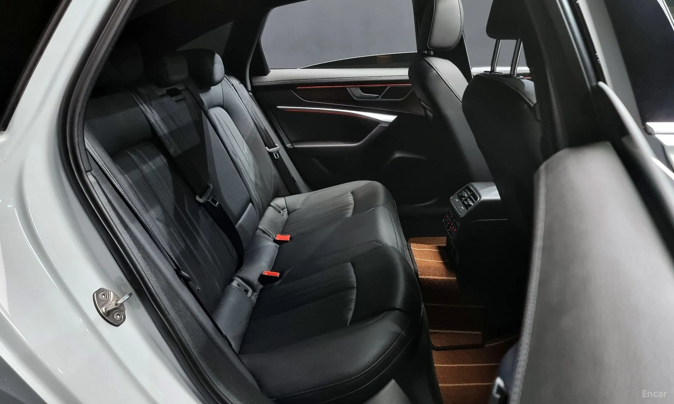 Audi A6 (C8) превью 12
