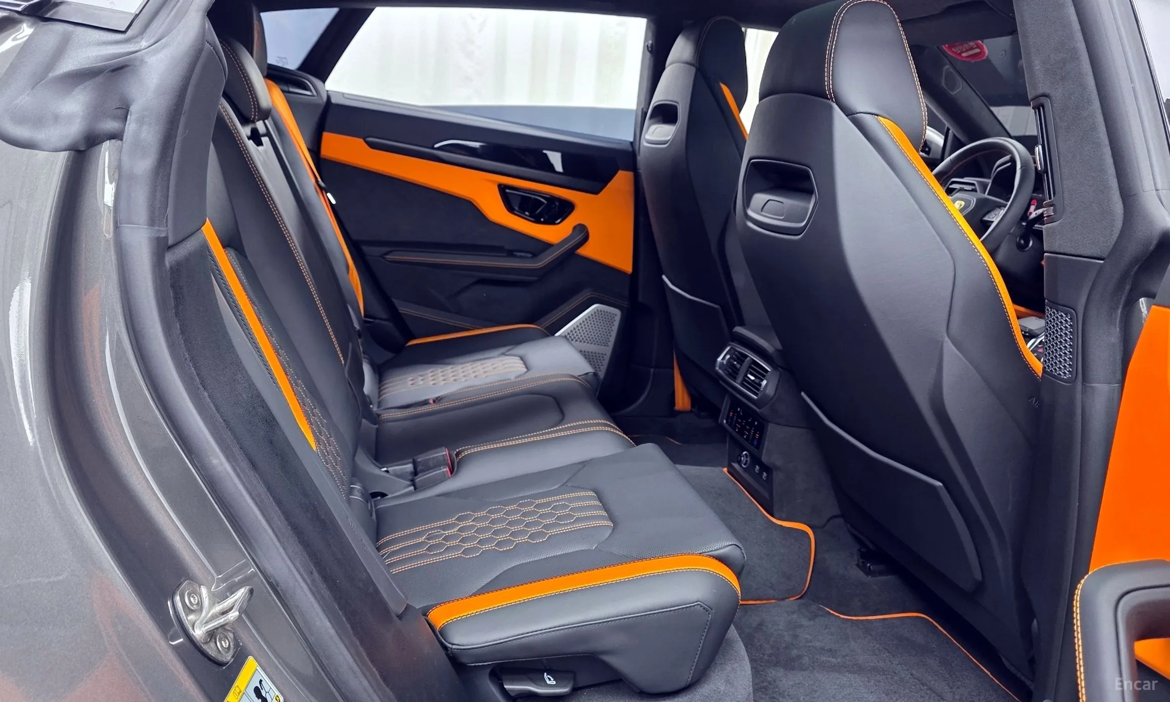 Lamborghini Urus превью 12
