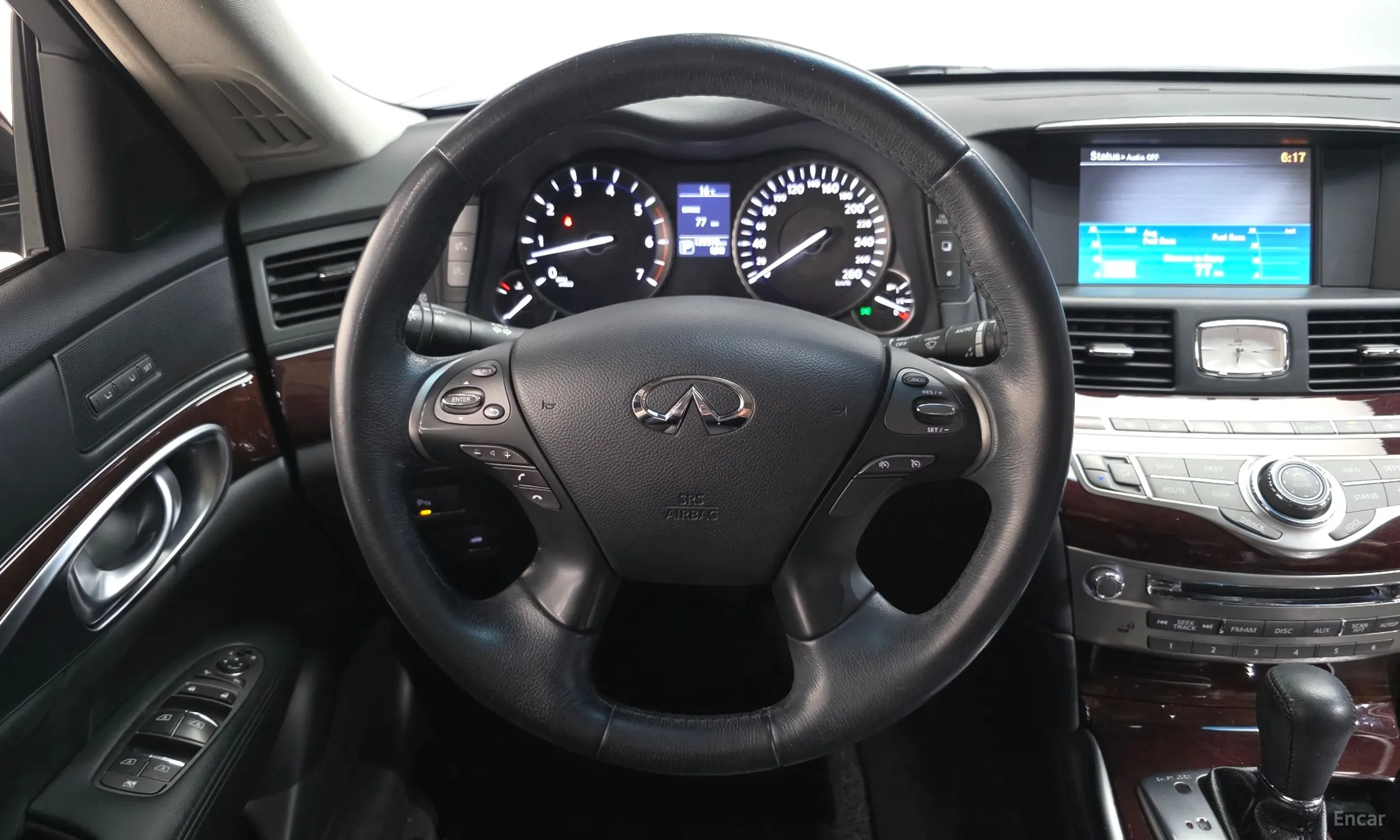 Infiniti Q70 превью 14
