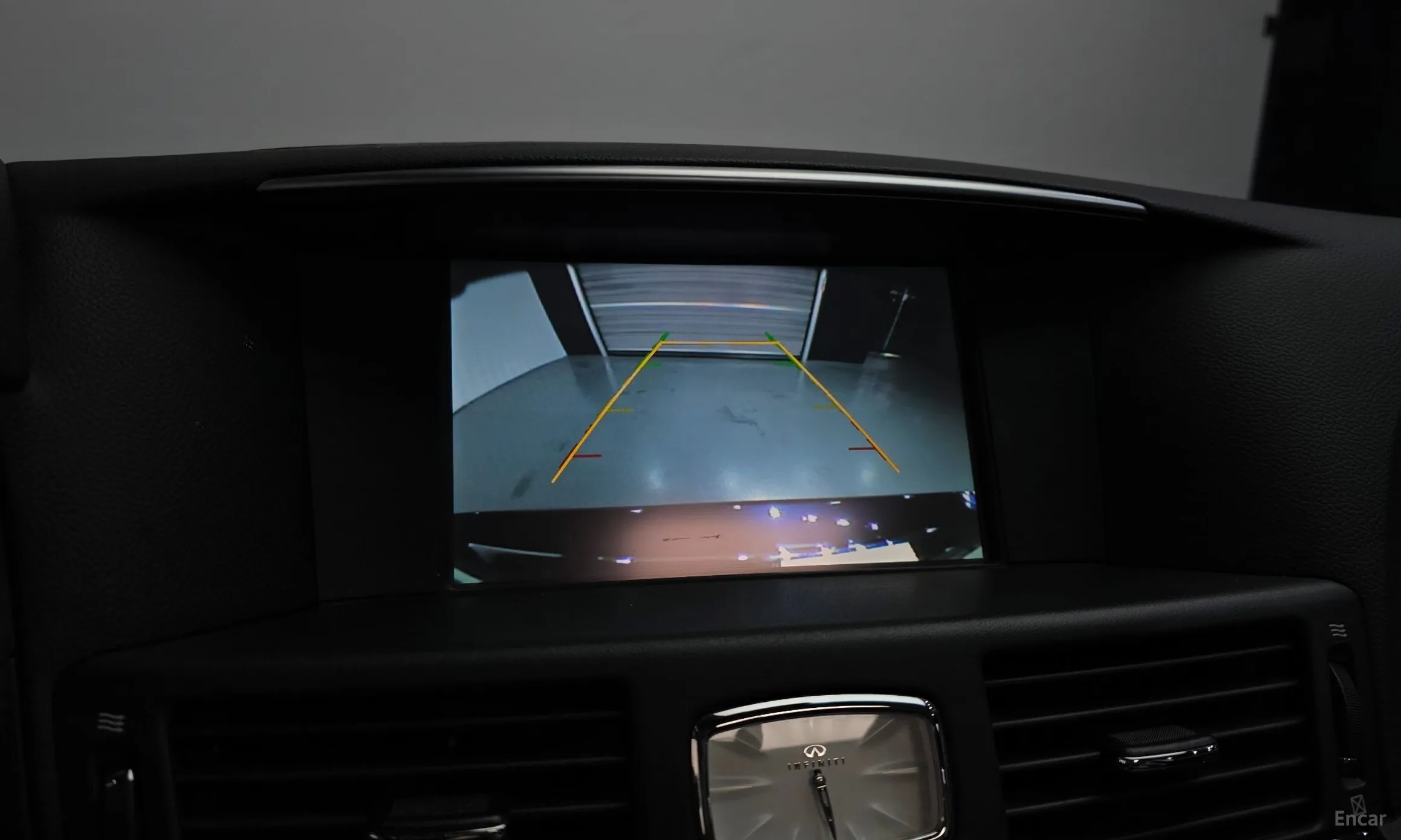 Infiniti Q70 превью 16