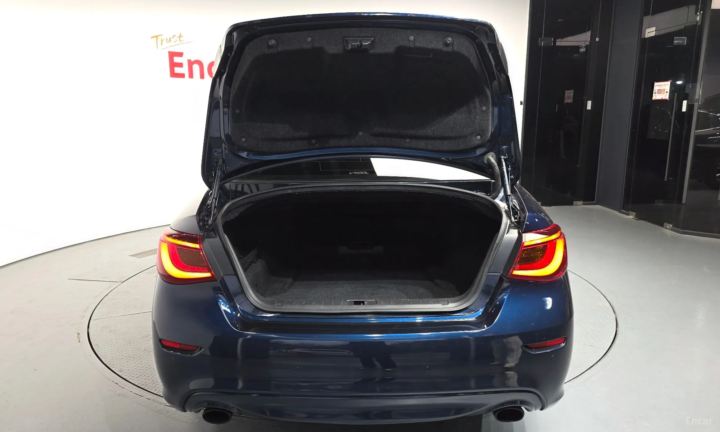 Infiniti Q70 превью 20