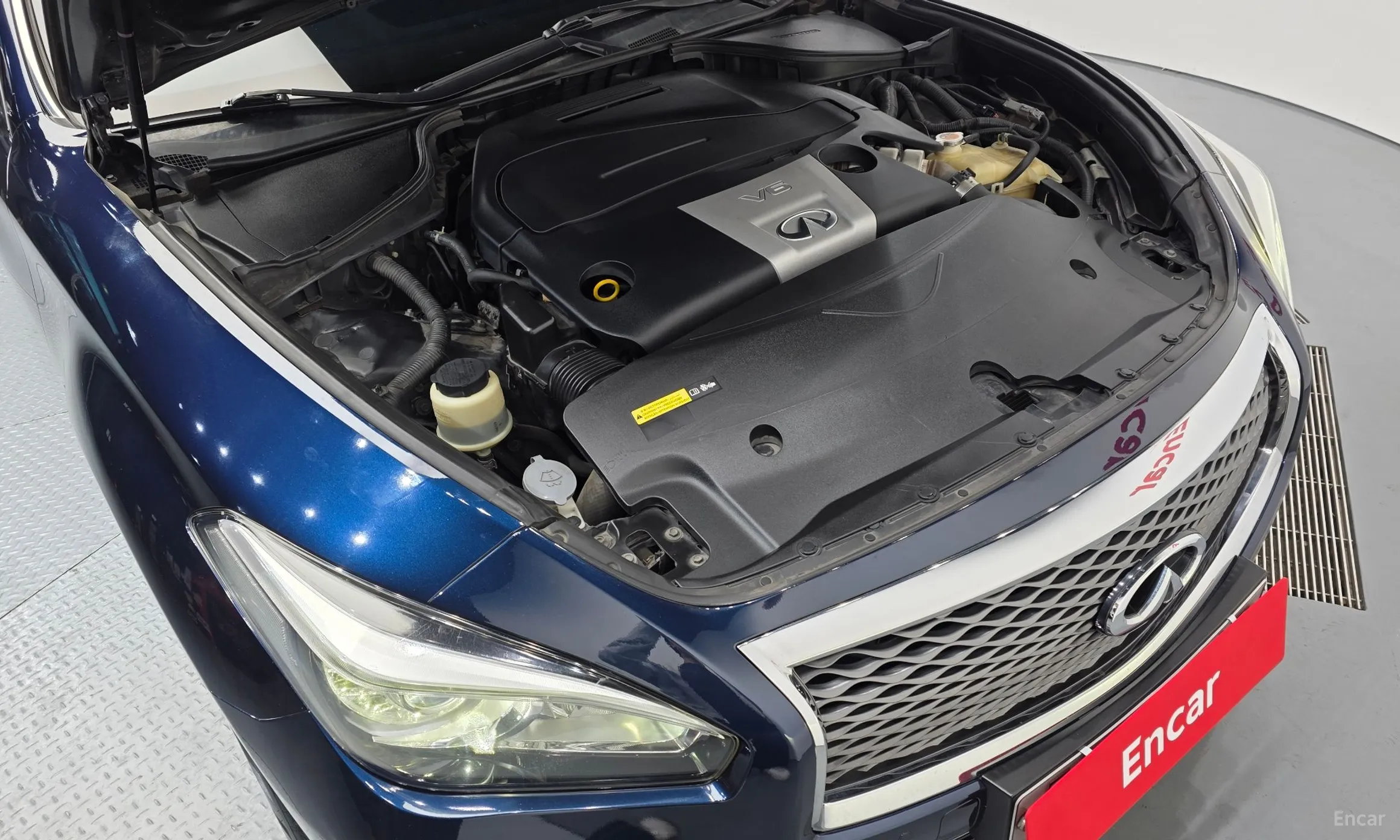 Infiniti Q70 превью 6