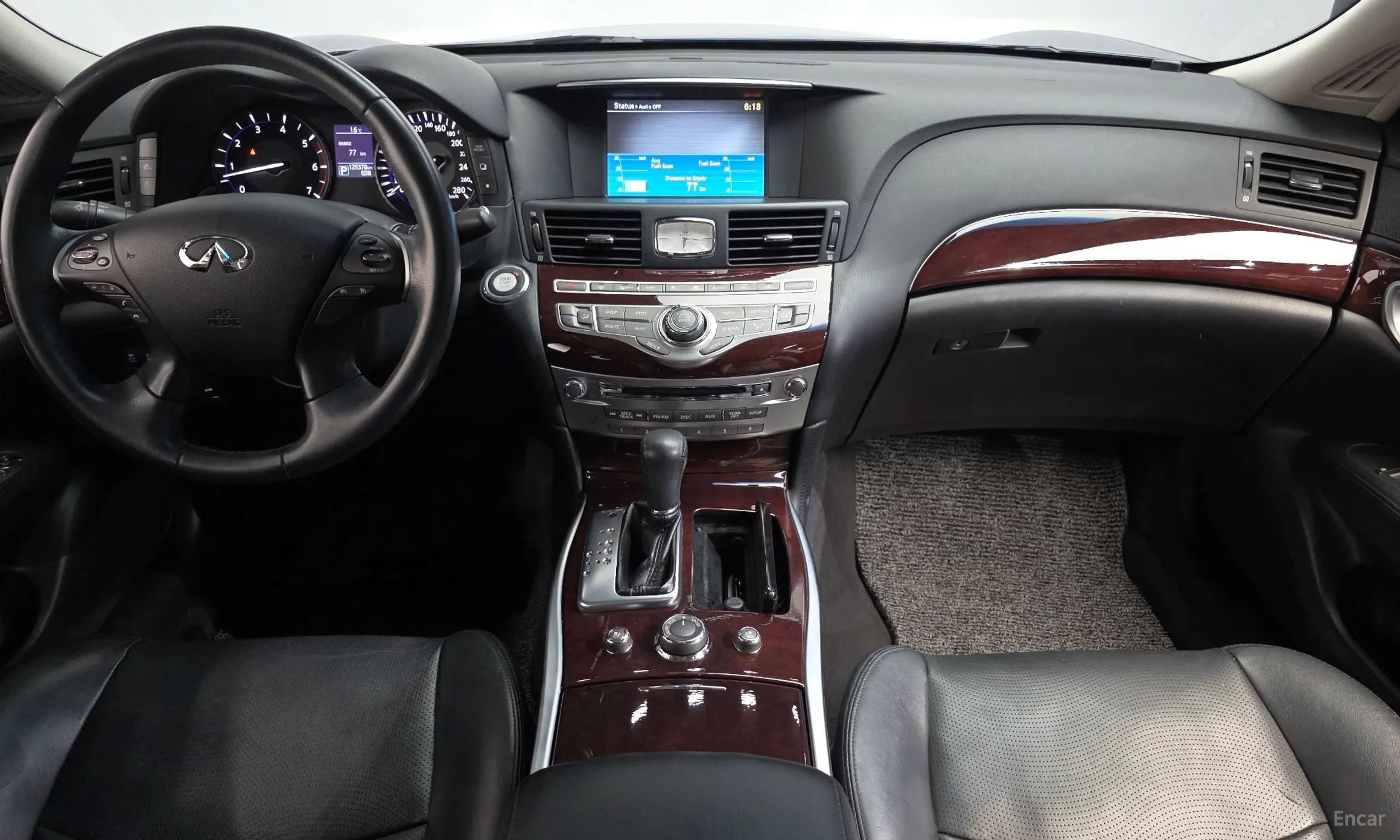 Infiniti Q70 превью 7