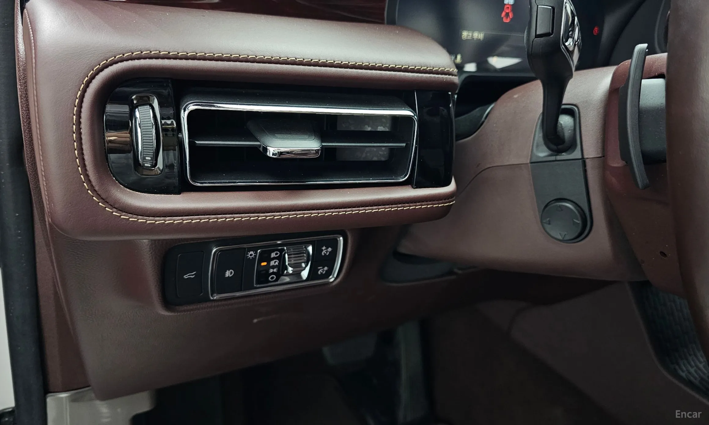 Lincoln Aviator 2nd Generation превью 16