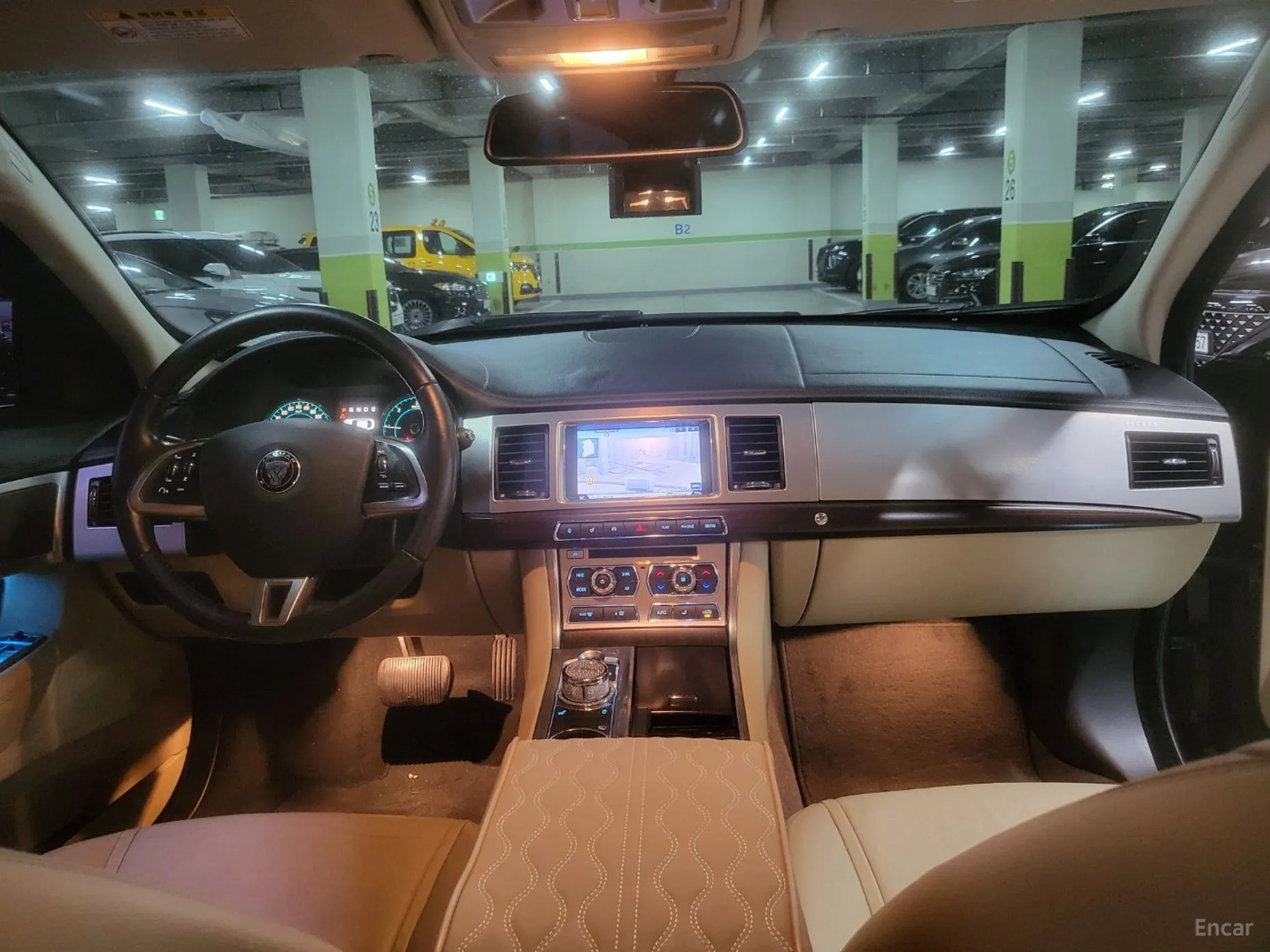 Jaguar New XF превью 15
