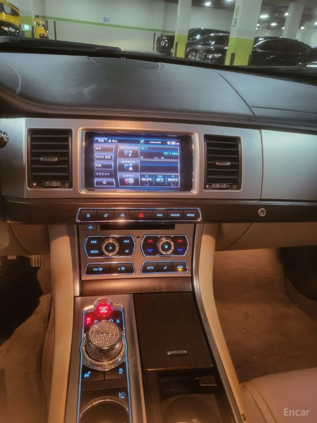 Jaguar New XF превью 16