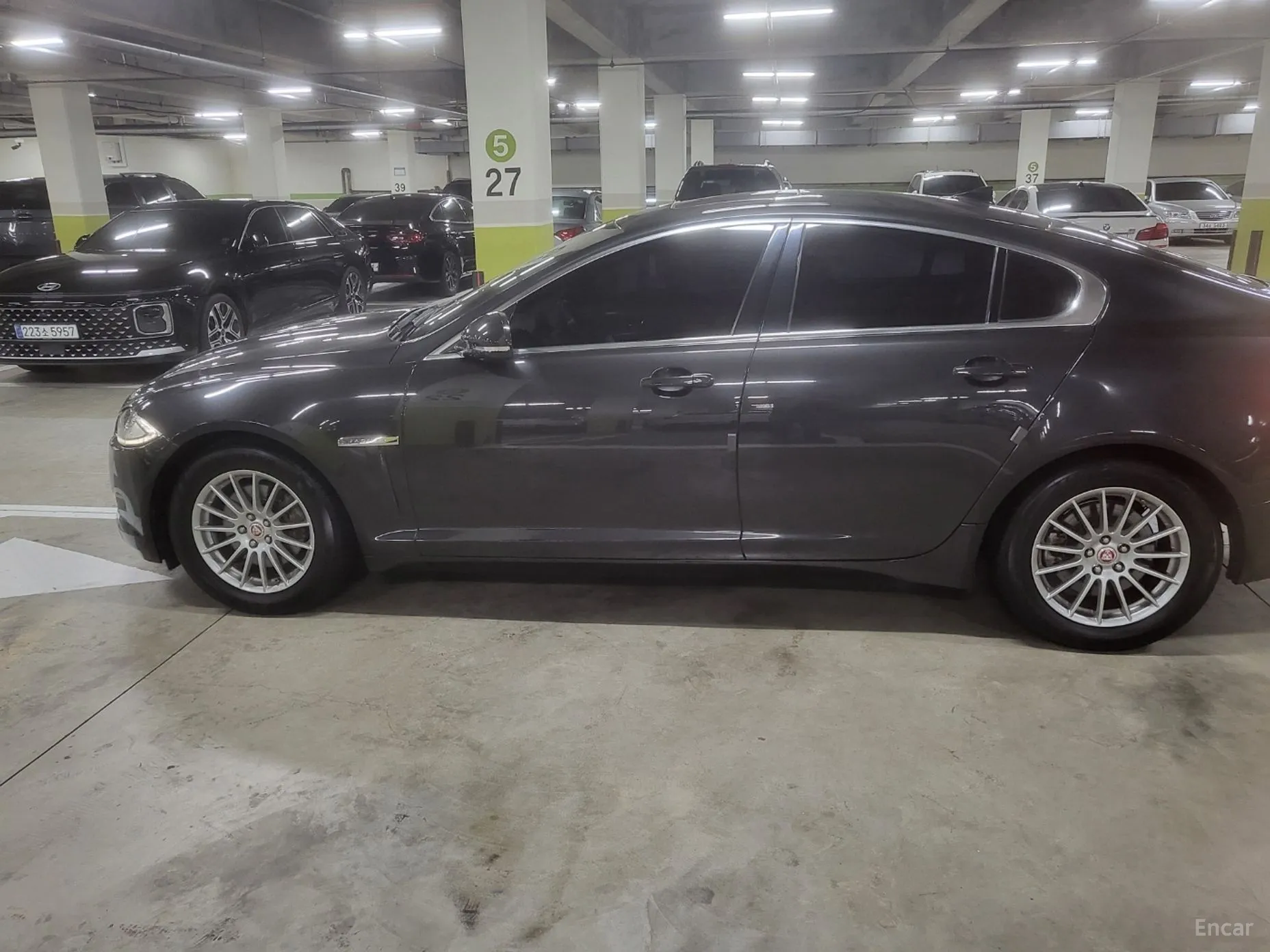 Jaguar New XF превью 18