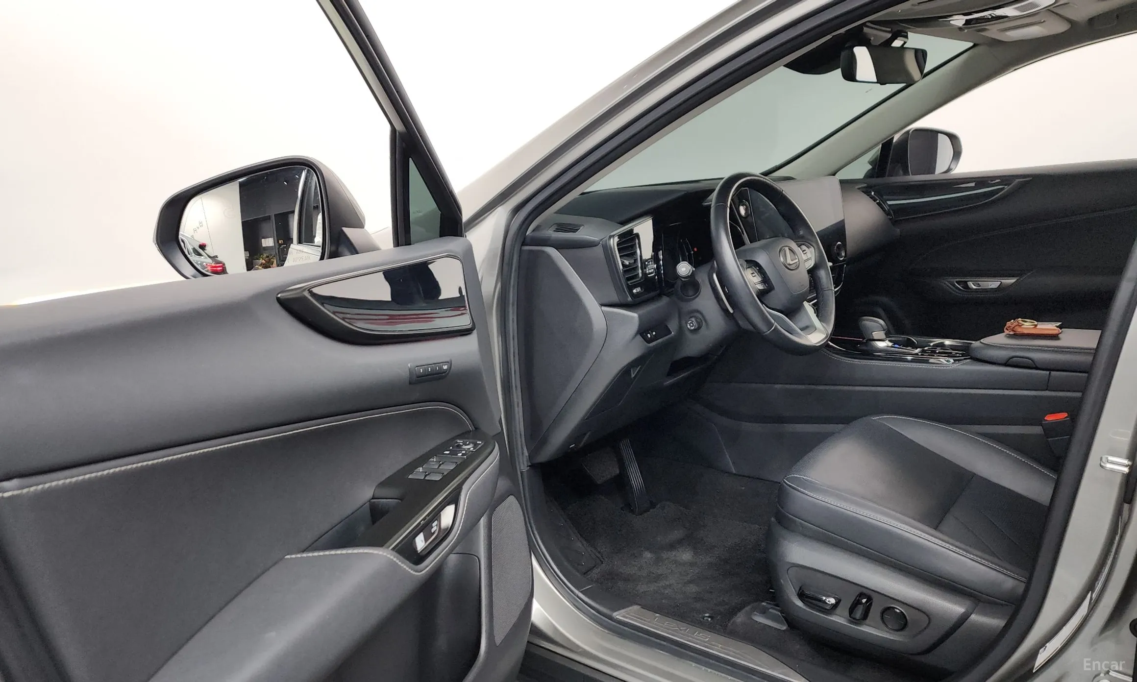 Lexus NX350h Gen 2 превью 10