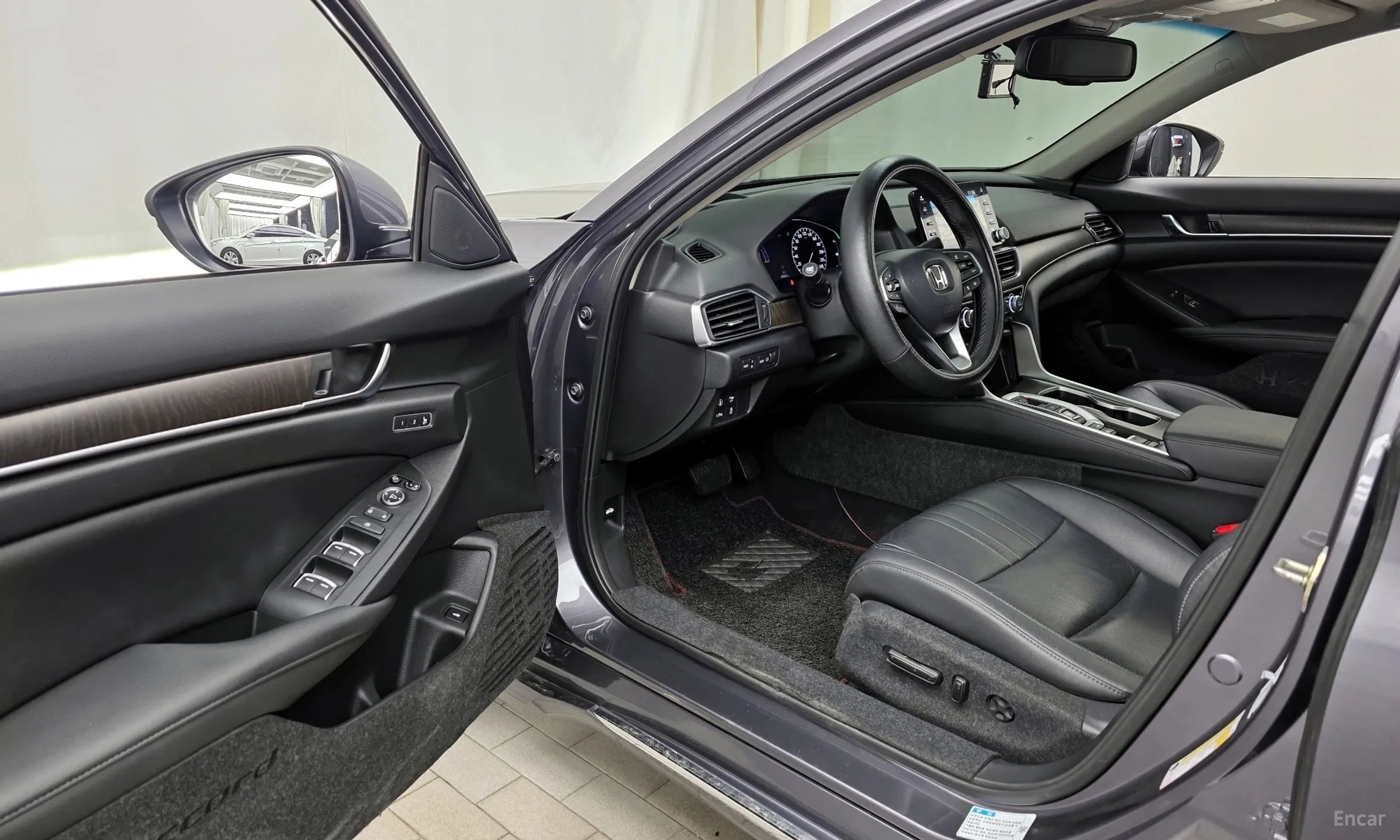 Honda Accord 10th Generation превью 10