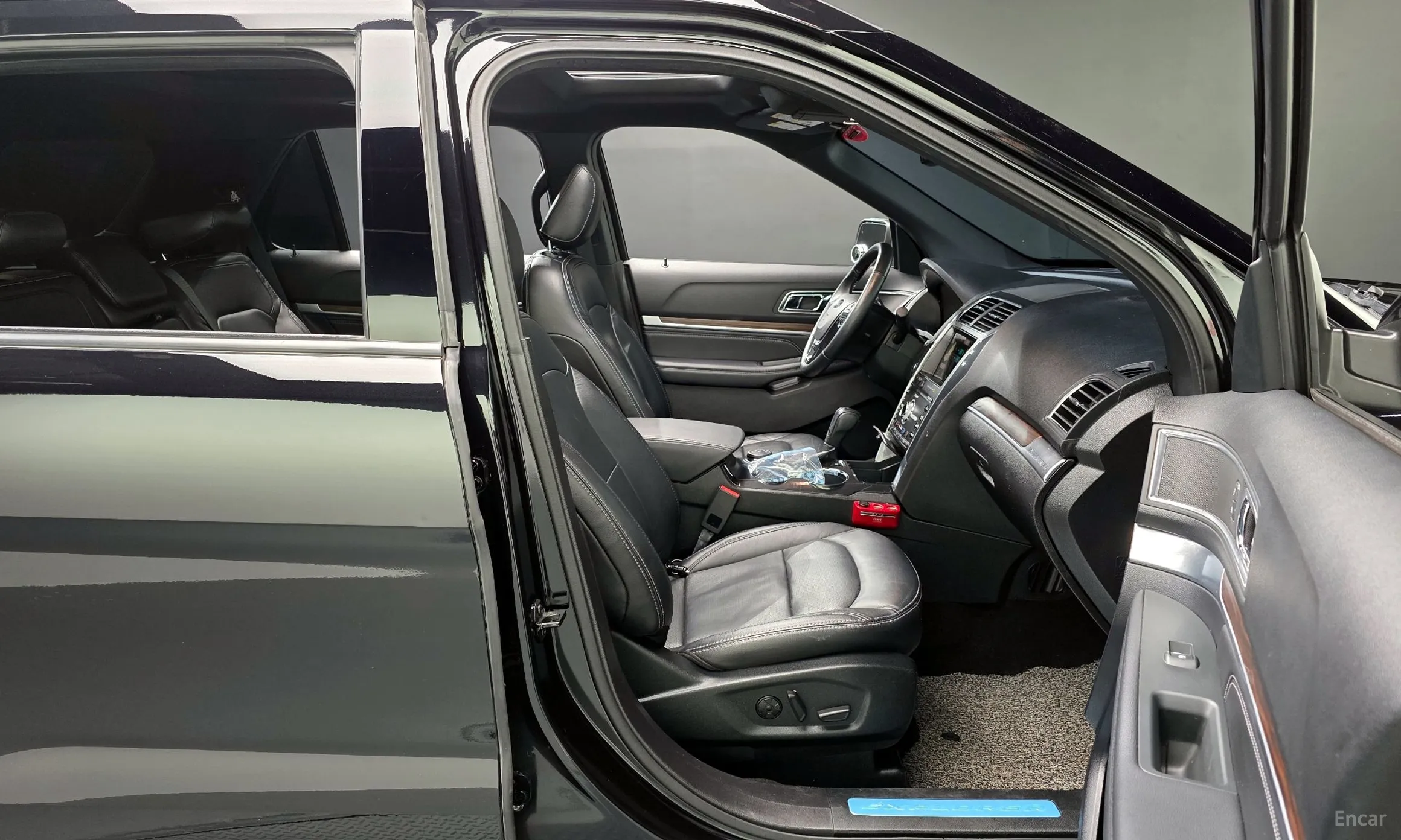 Ford Explorer превью 10