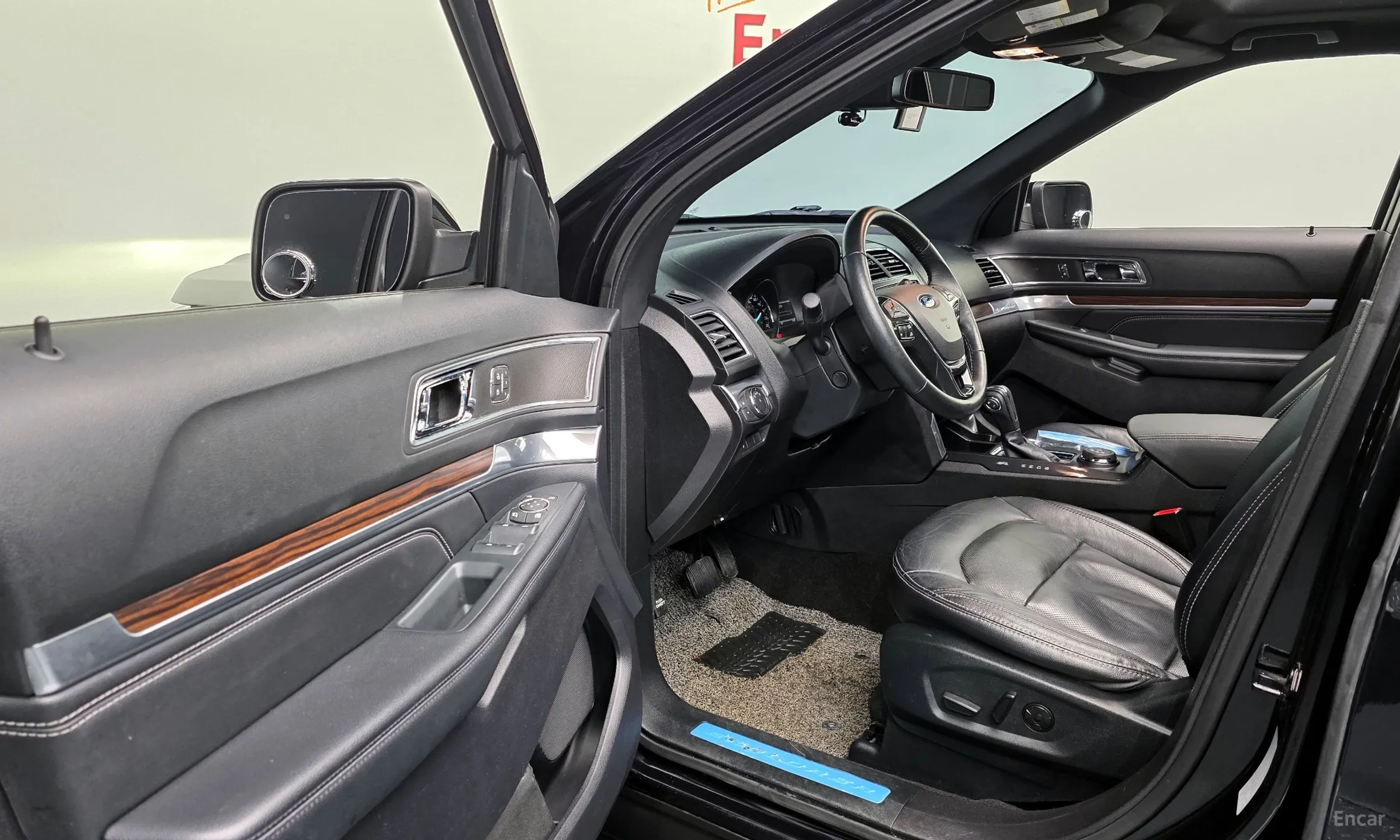 Ford Explorer превью 11