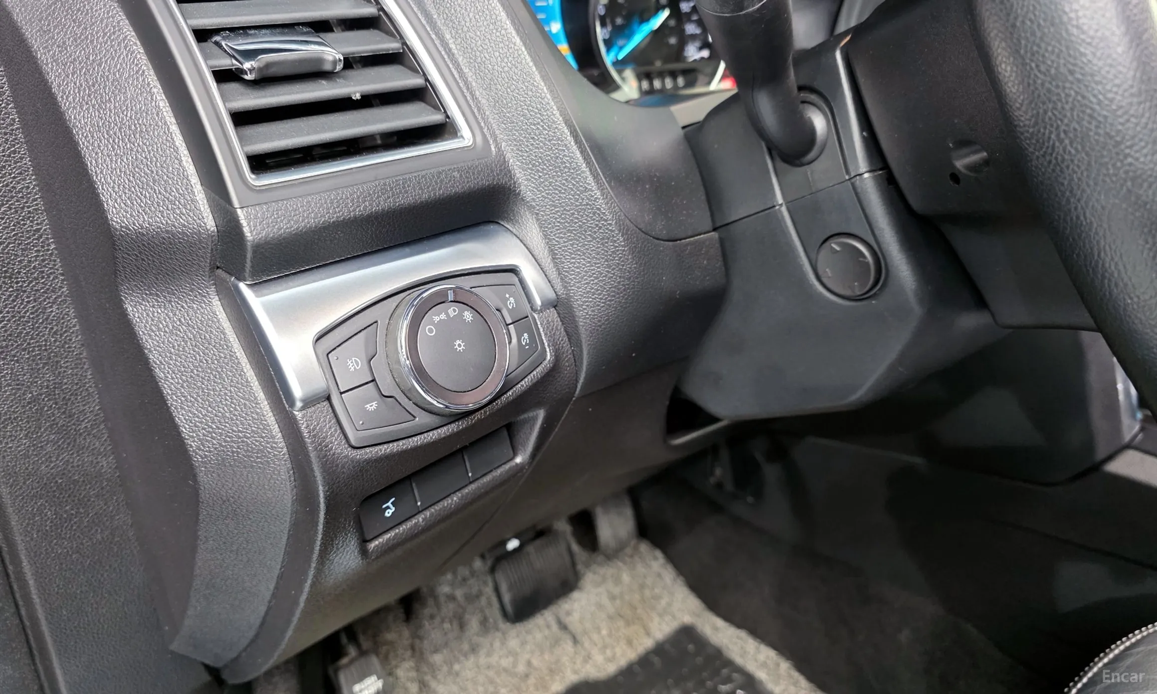 Ford Explorer превью 17