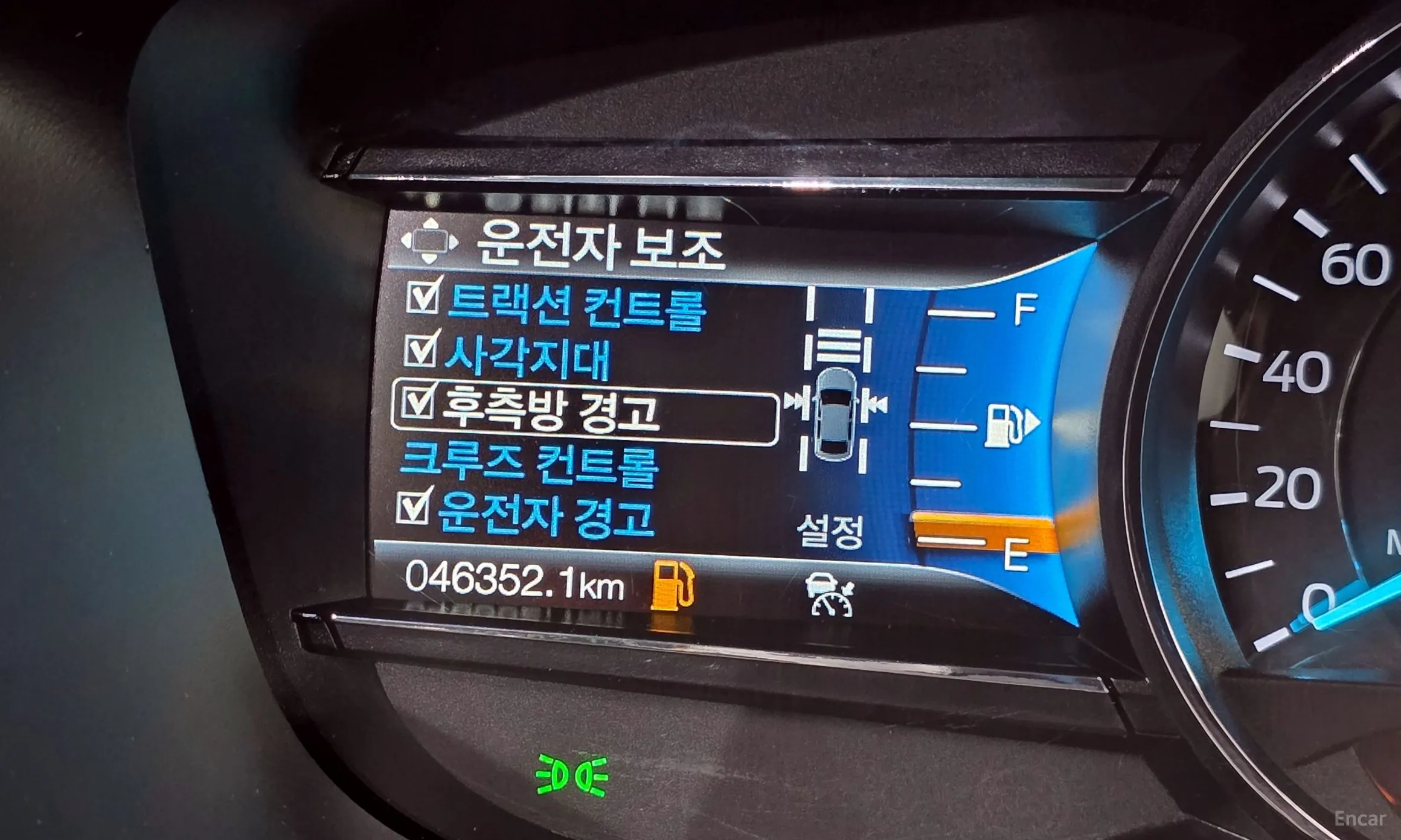 Ford Explorer превью 19