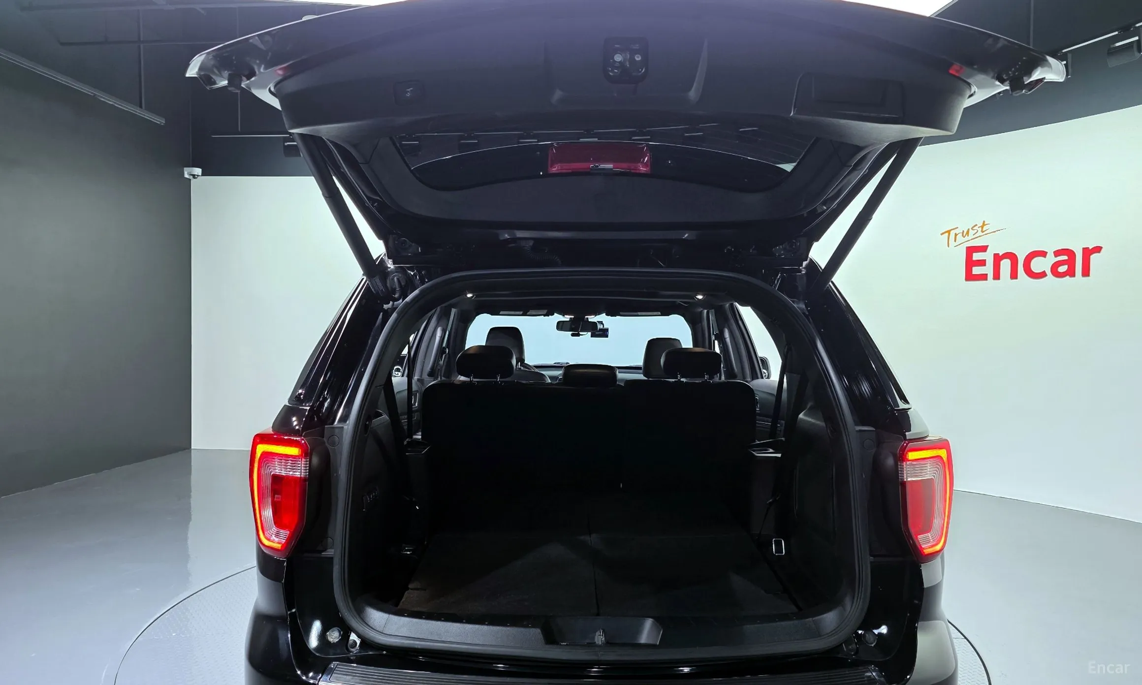 Ford Explorer превью 20
