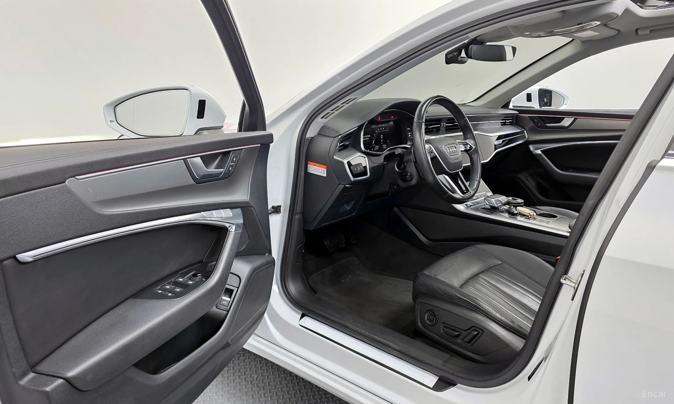 Audi A6 (C8) превью 11