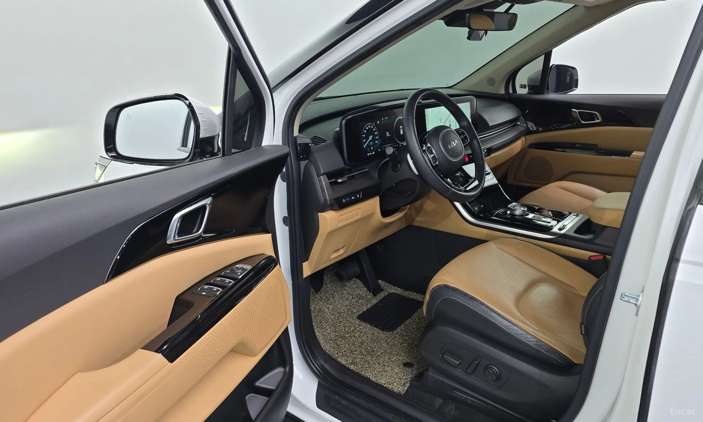 Kia Carnival Gen 4 превью 10