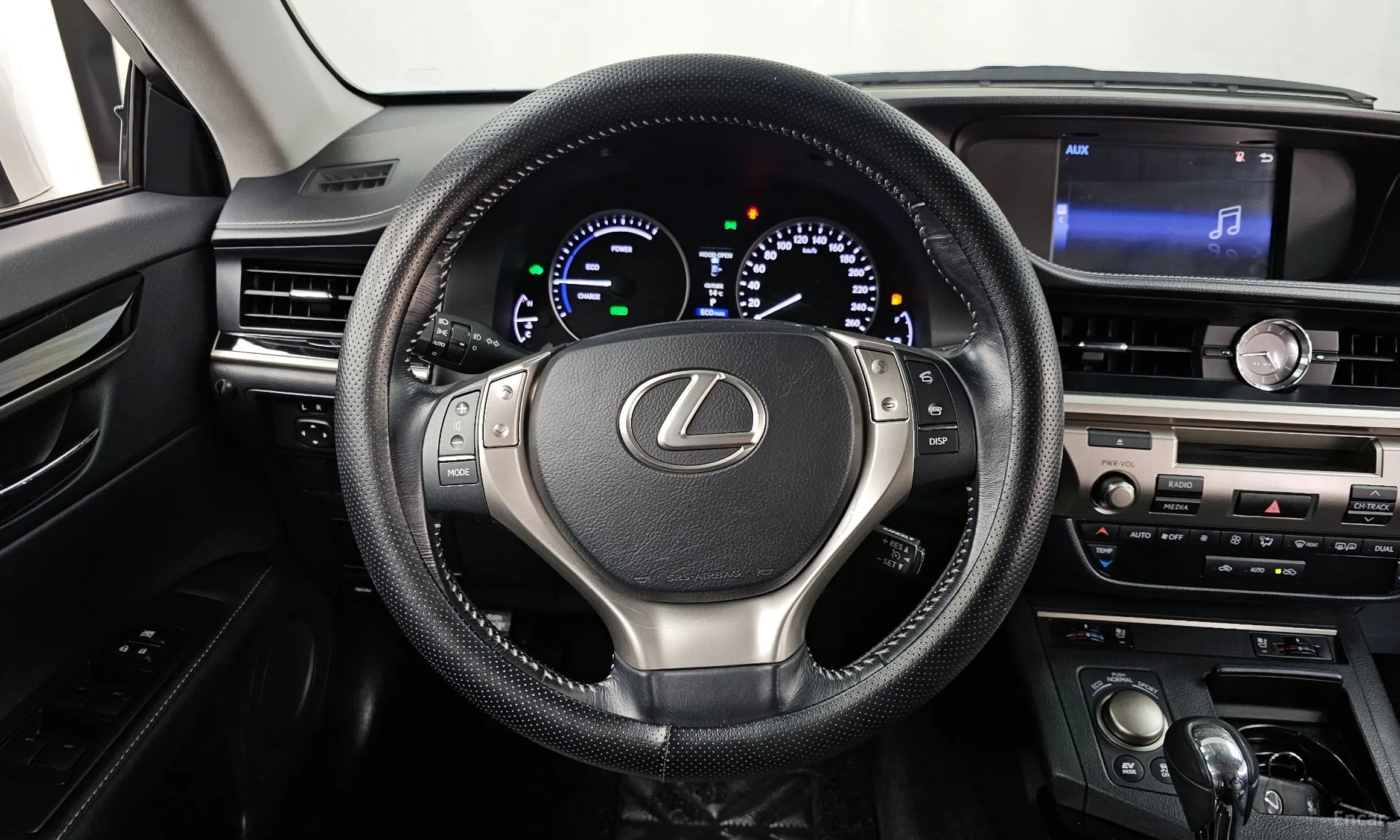 Lexus New ES300h превью 13
