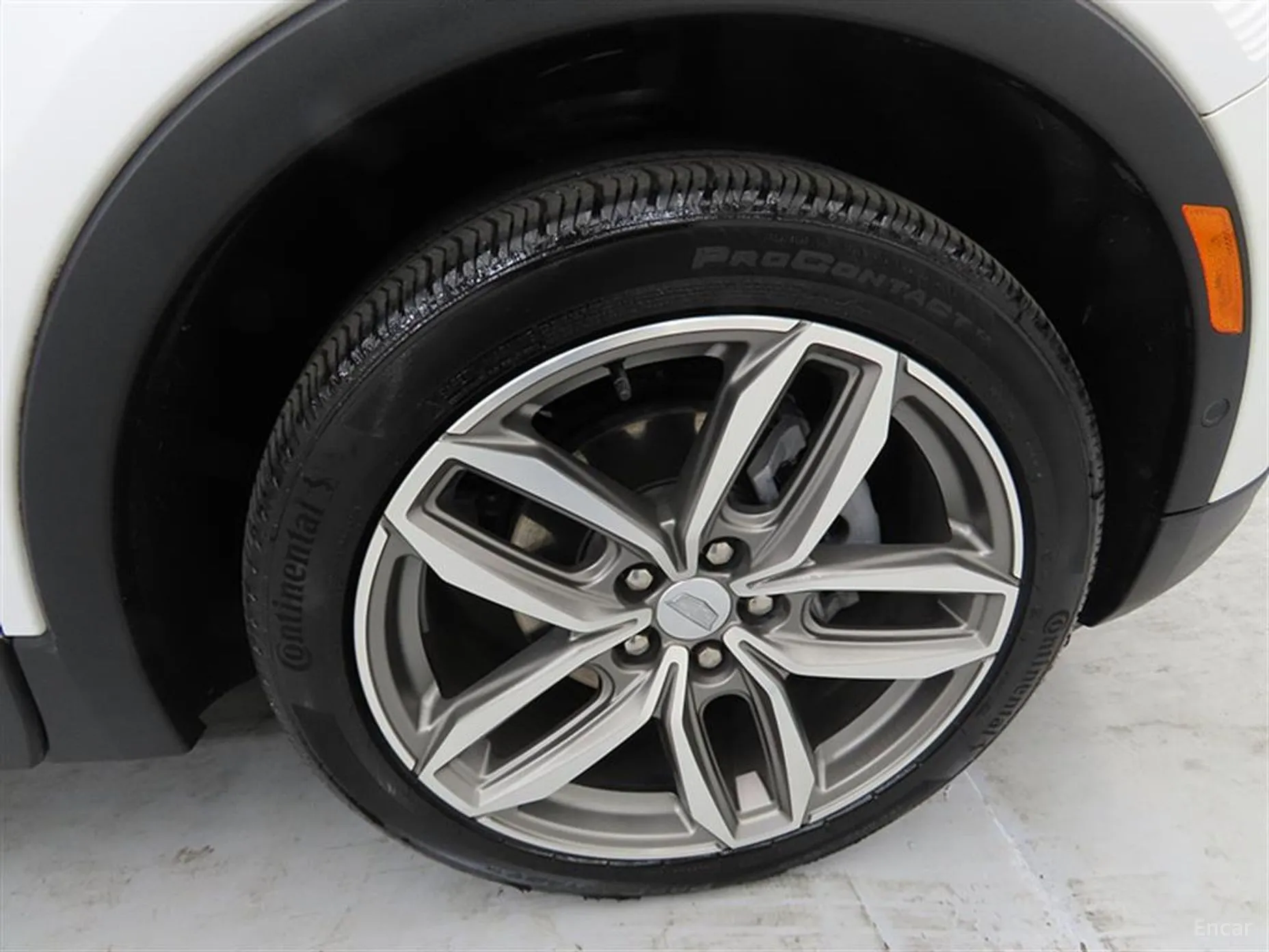 Cadillac XT4 превью 20
